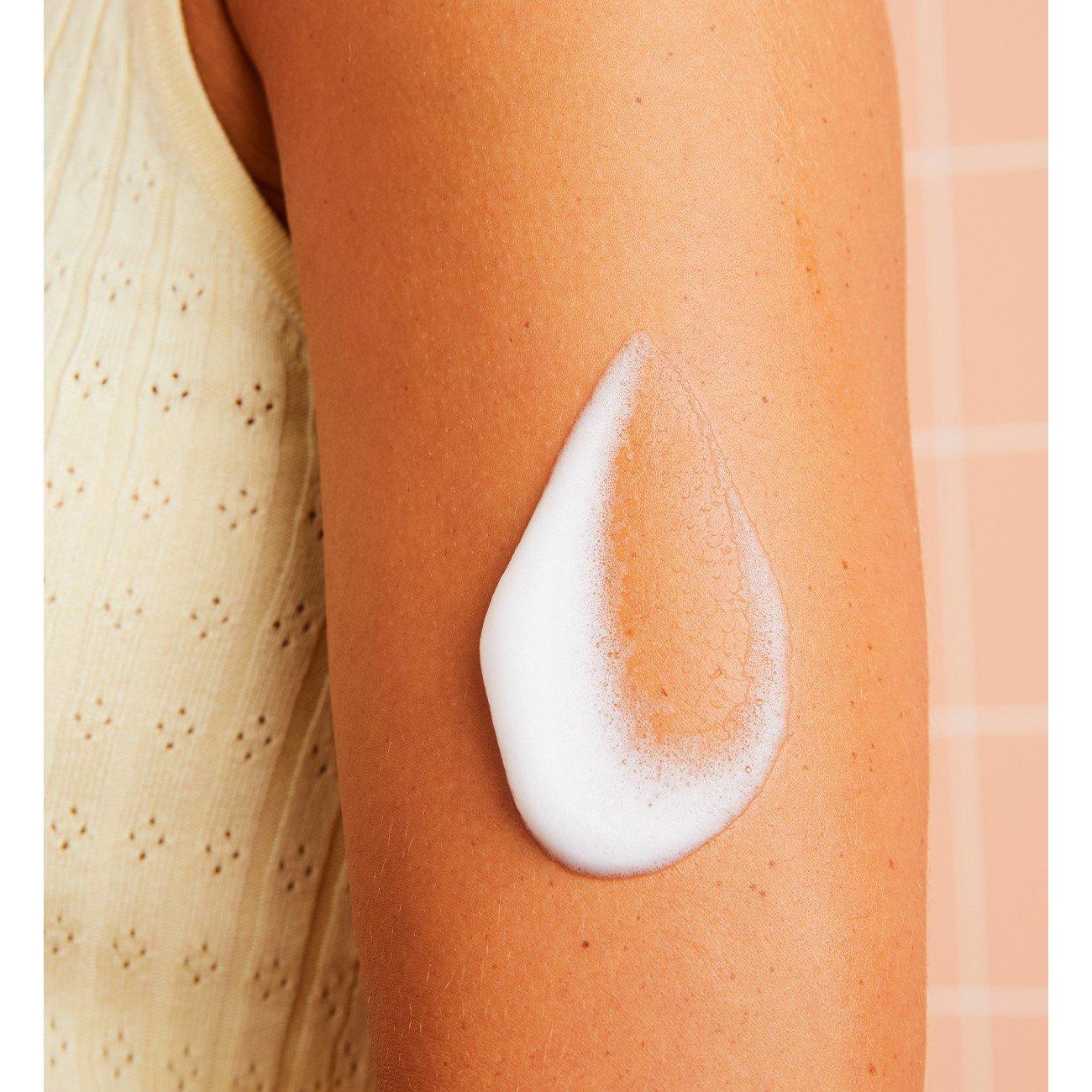 Light - Isle of Paradise - Glow Clear Self-Tanning Mousse - 6