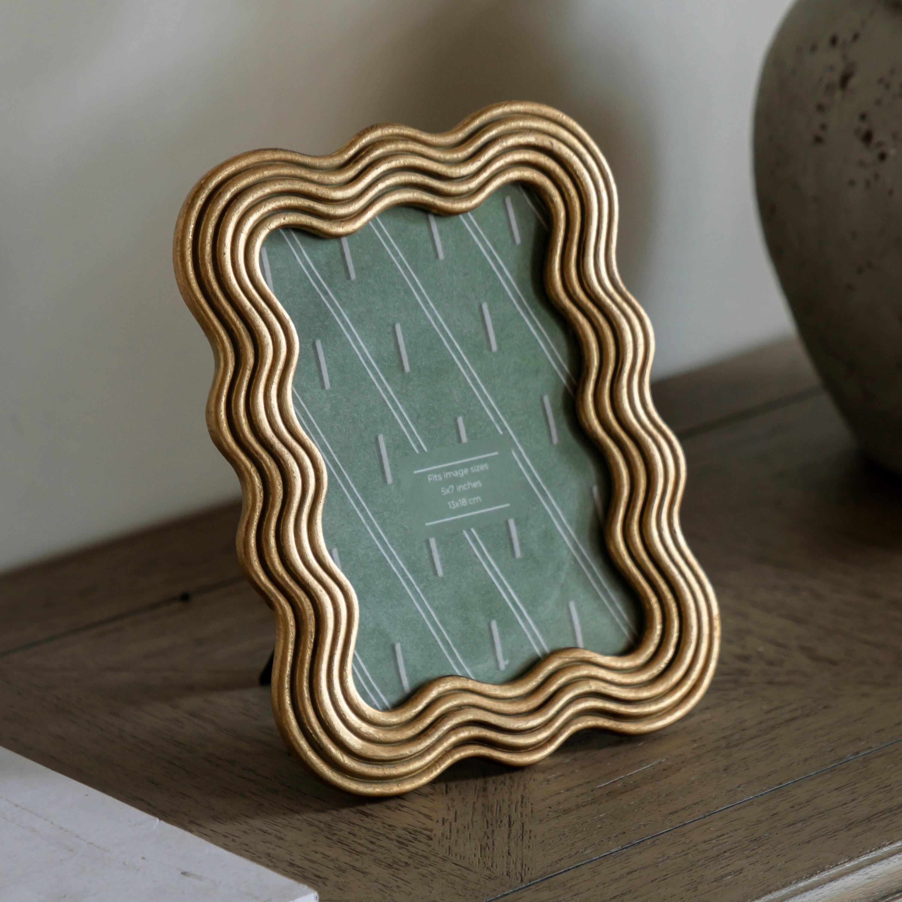 Gallery  Parla Photo Frame 7X5in - Gold - 5x7in