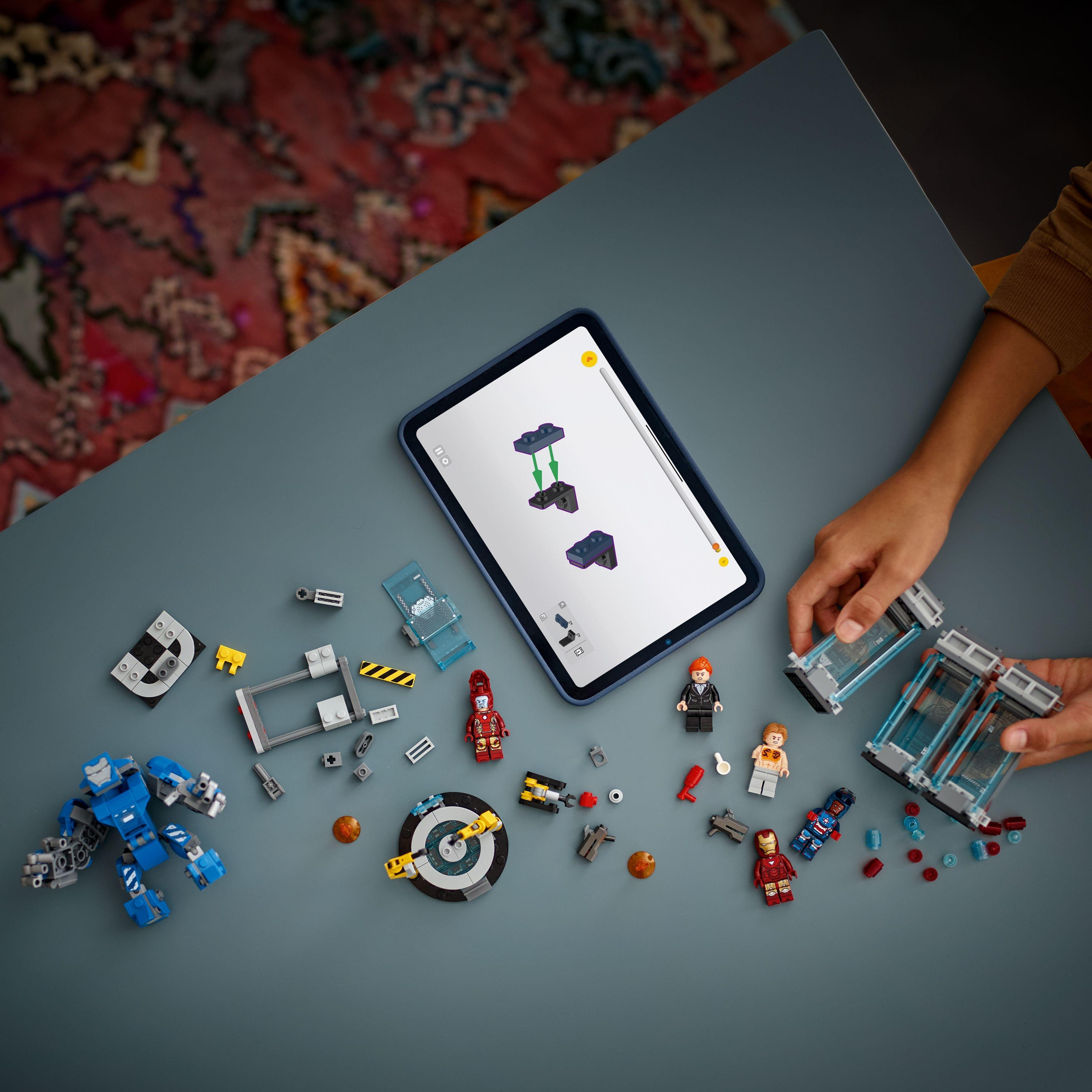 Iron Mans Lab - LEGO - Marvel Iron Man’s Laboratory: Hall of Armour 76315 - 2