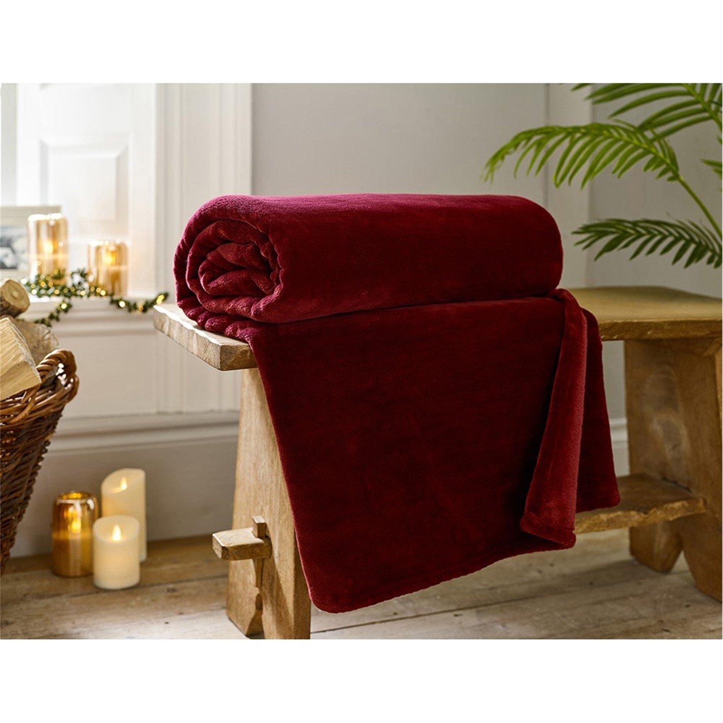 Cabernet - The Lyndon Company - Coco Throw - 140x180cm - 1