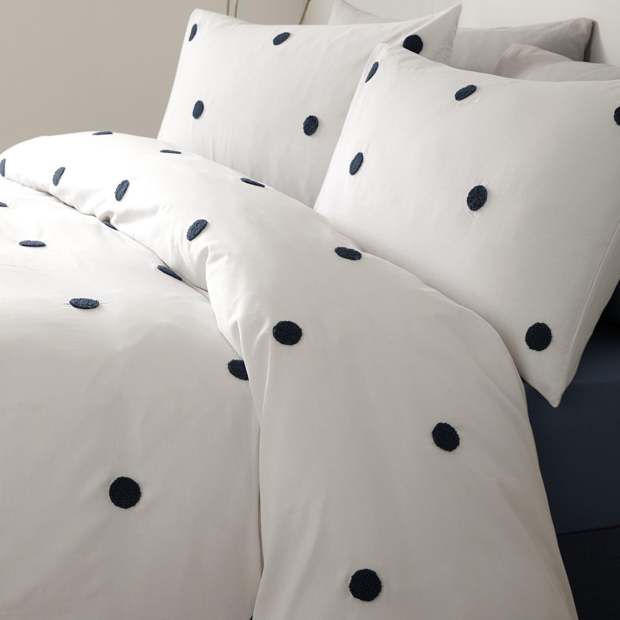 White - Appletree - Dot Garden Duvet Cover Set in White with Navy Dots - 3