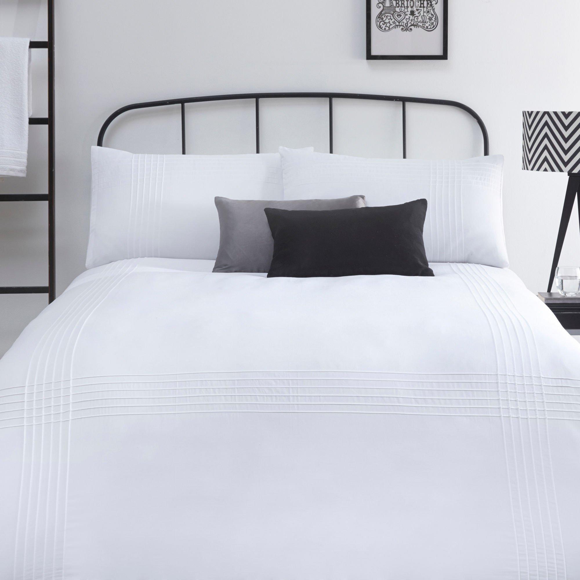 White - Serene Home - Amalfi Geo Pintuck Duvet Cover Set in White - 1
