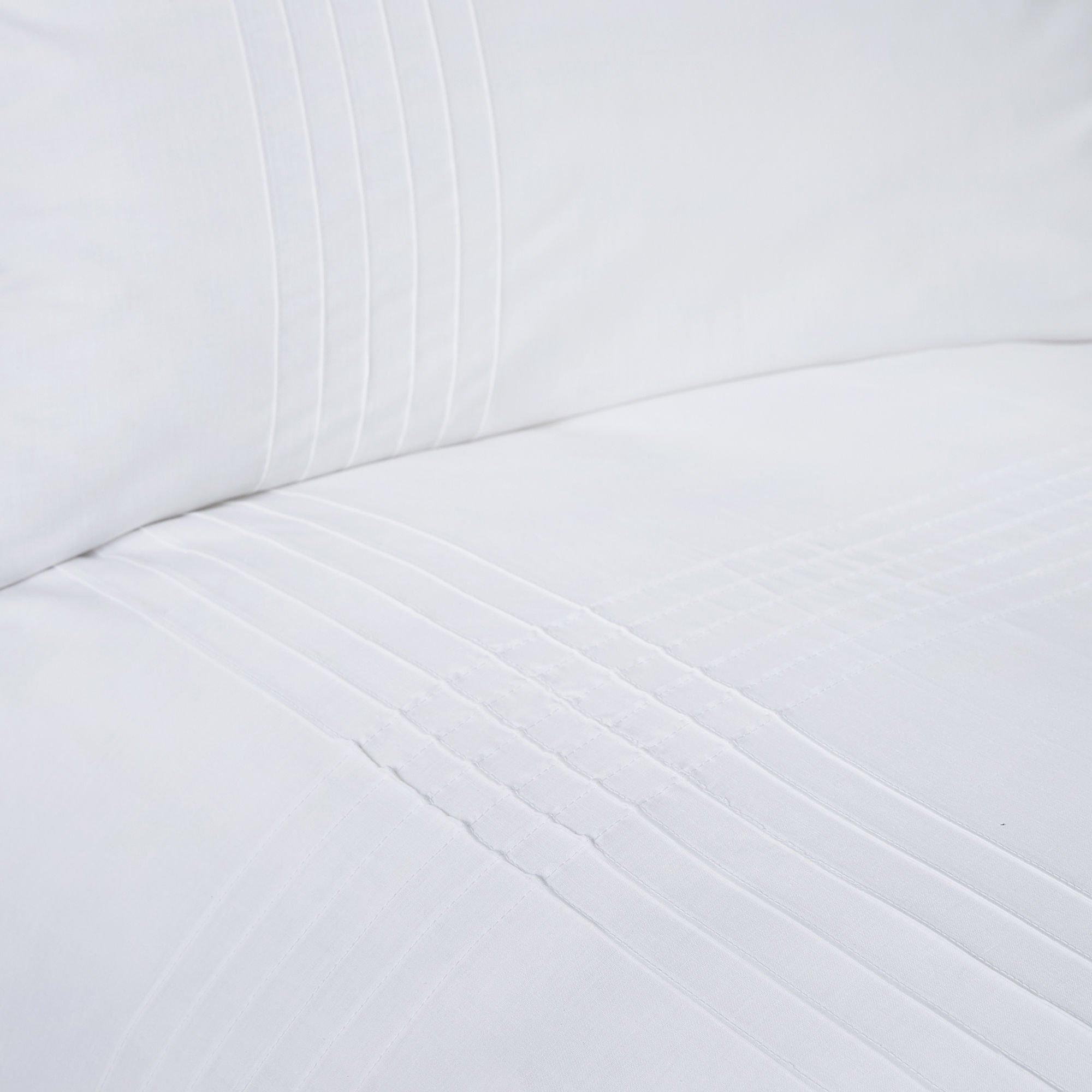 White - Serene Home - Amalfi  Geo Pintuck Duvet Cover Set in White - 2