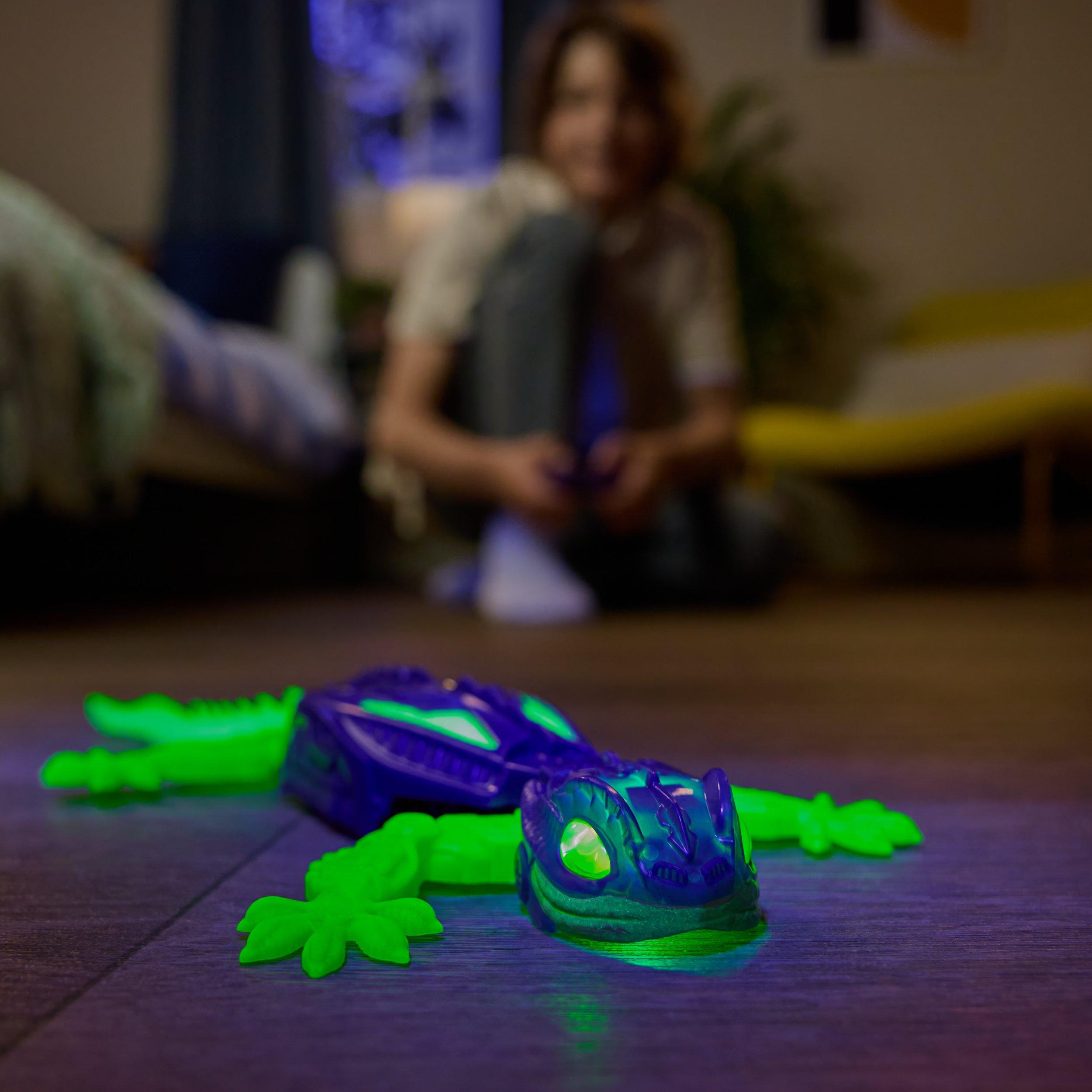 Multi - Hexbots - HEX BOTS Glowing Wall Crawler Gecko - 6