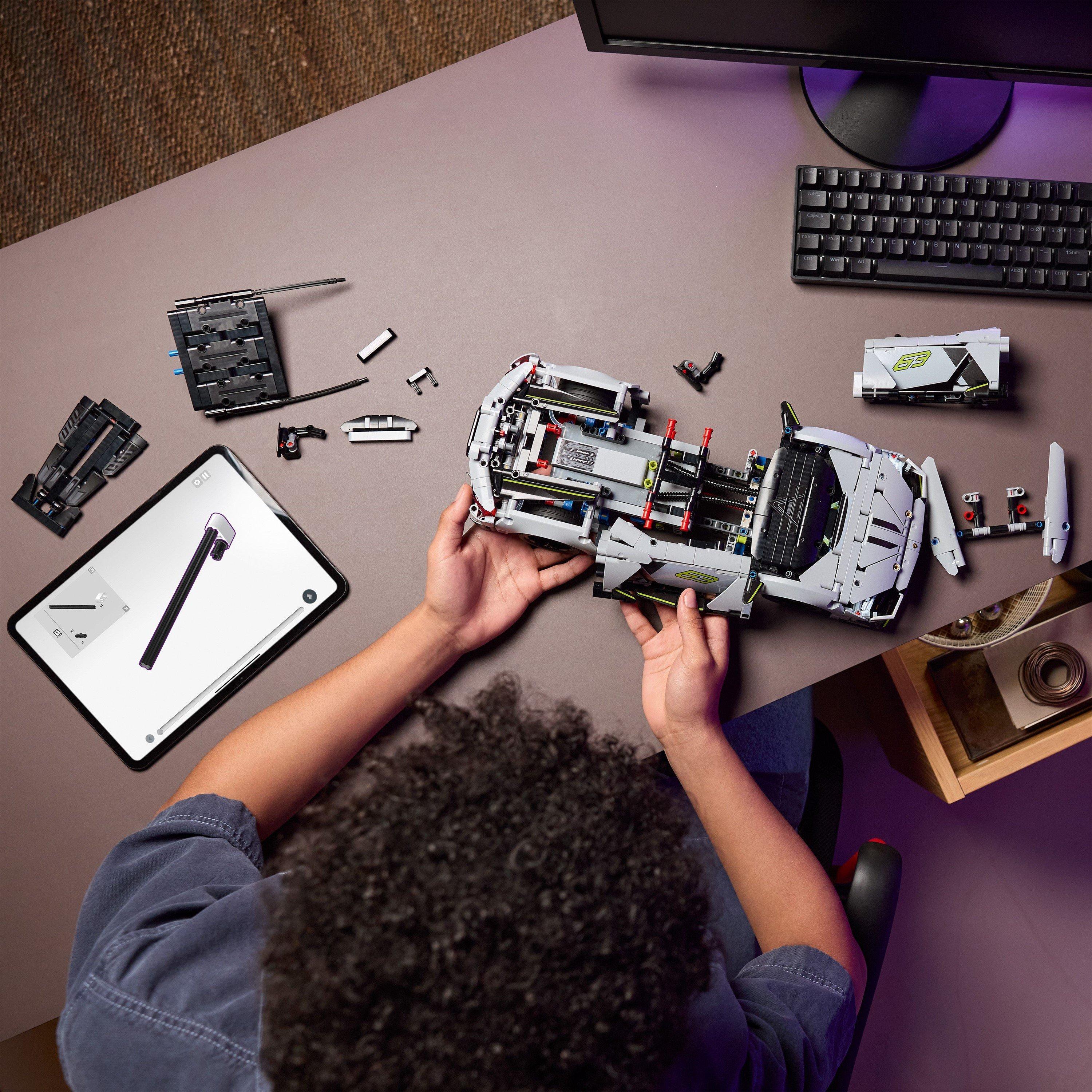 Revuelto - LEGO - LEGO® Technic 42214 Lamborghini Revuelto Super Sports Car Set STEM Building Toy - 3