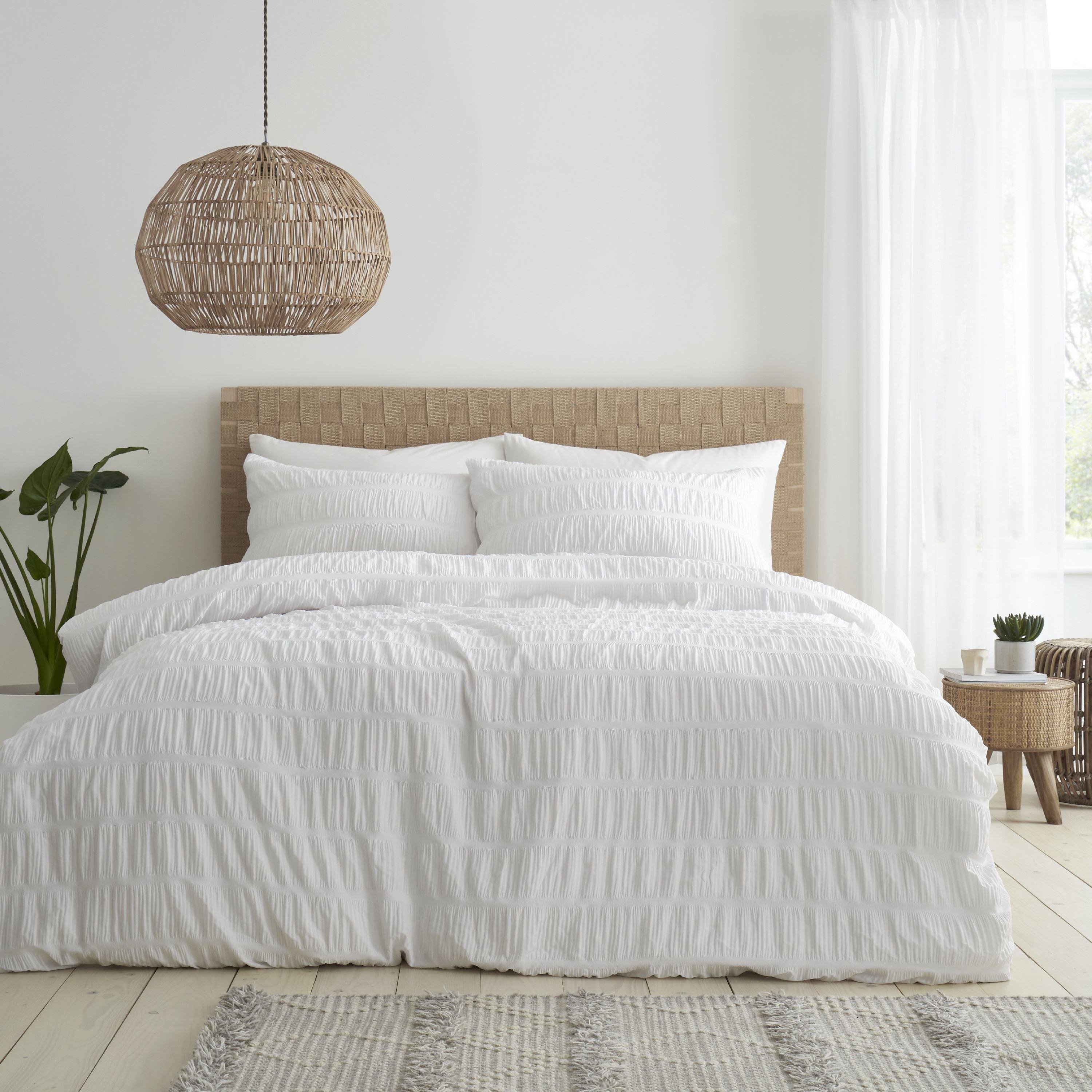 Catherine Lansfield Bedding Seersucker King Duvet Cover Set with Pillowcases White - Image 8