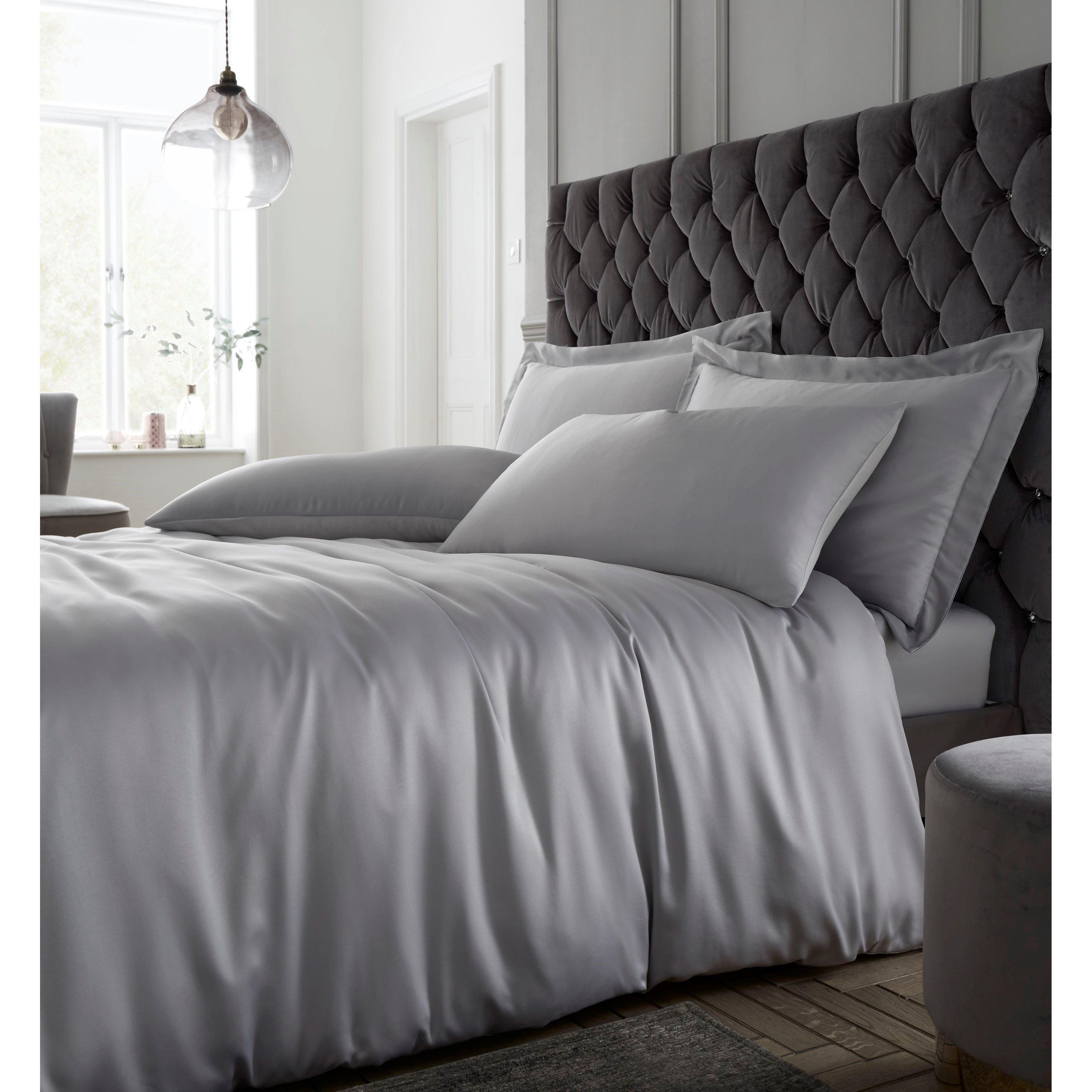 B&Q -  Bedding Silky Soft Satin Duvet Cover Set With Pillowcases Silver Grey - Image 7