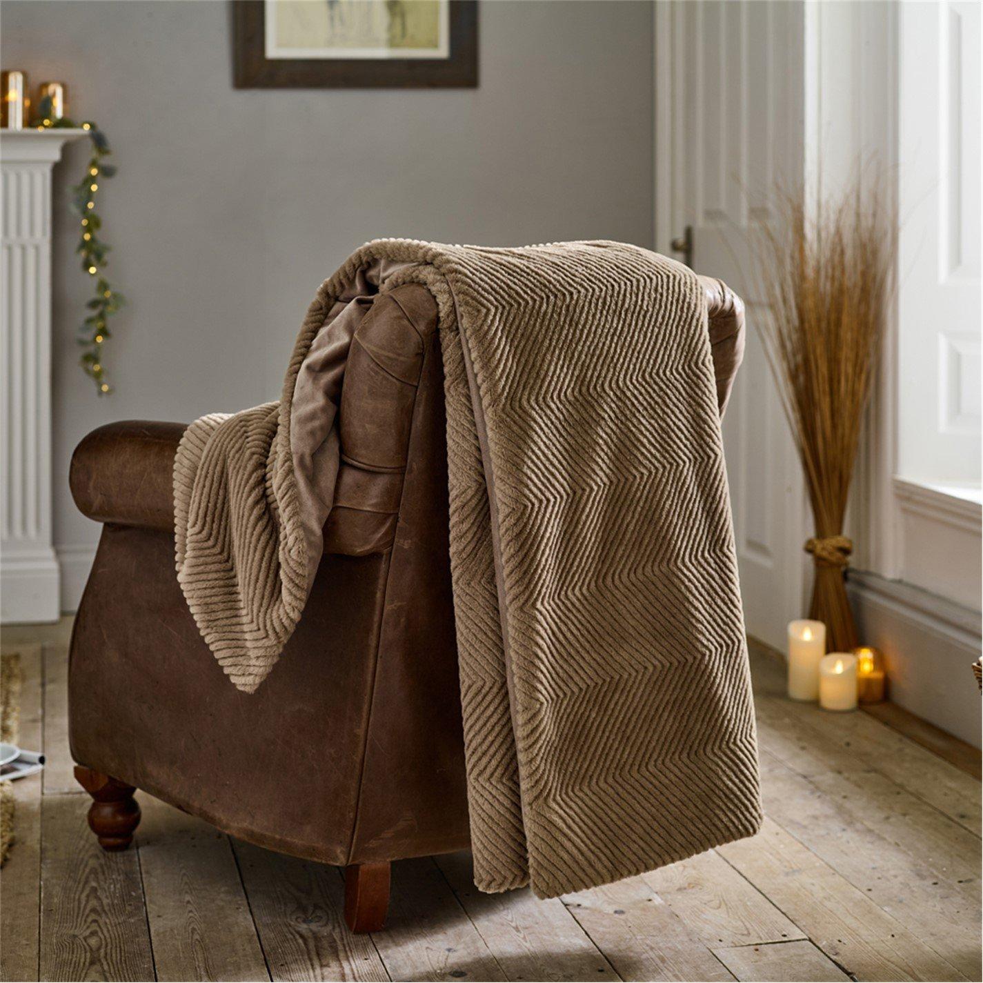 Fawn - The Lyndon Company - Burghley Throw - 130x170cm - 1