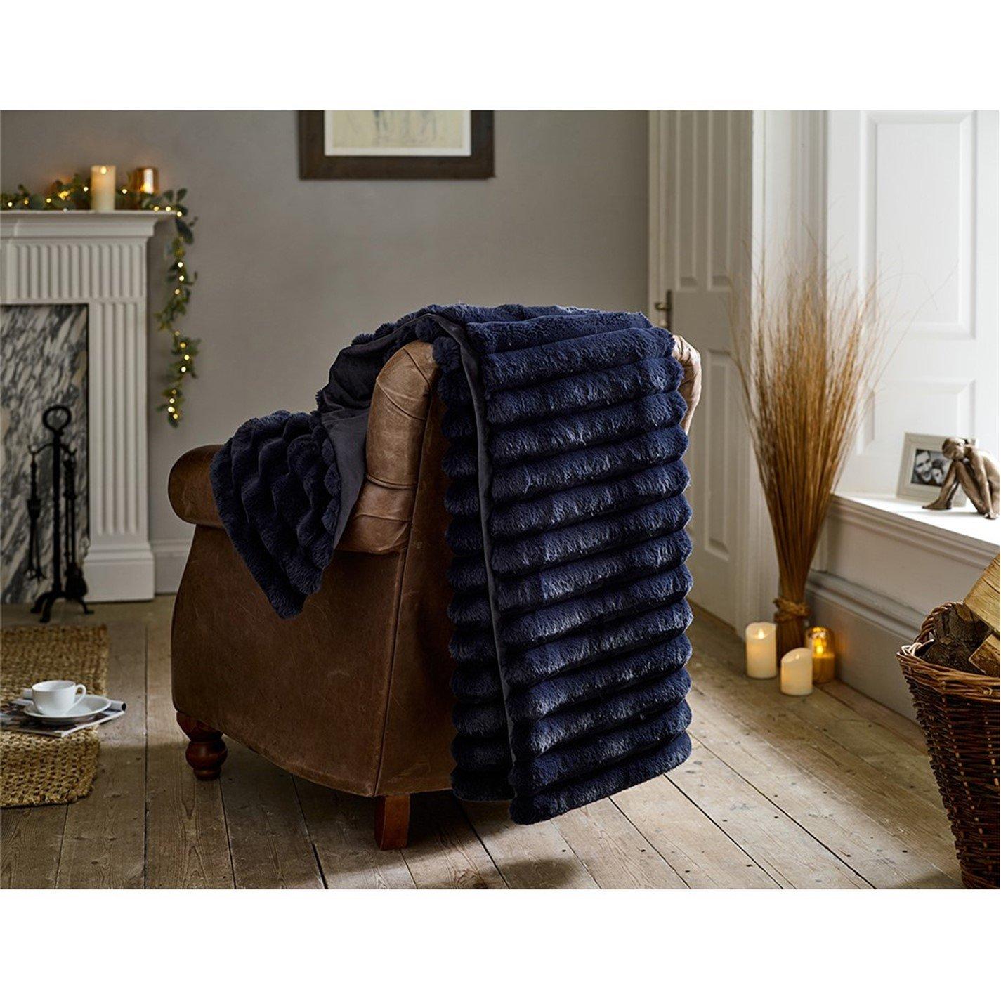 LC Kenwood Faux Fur Throw