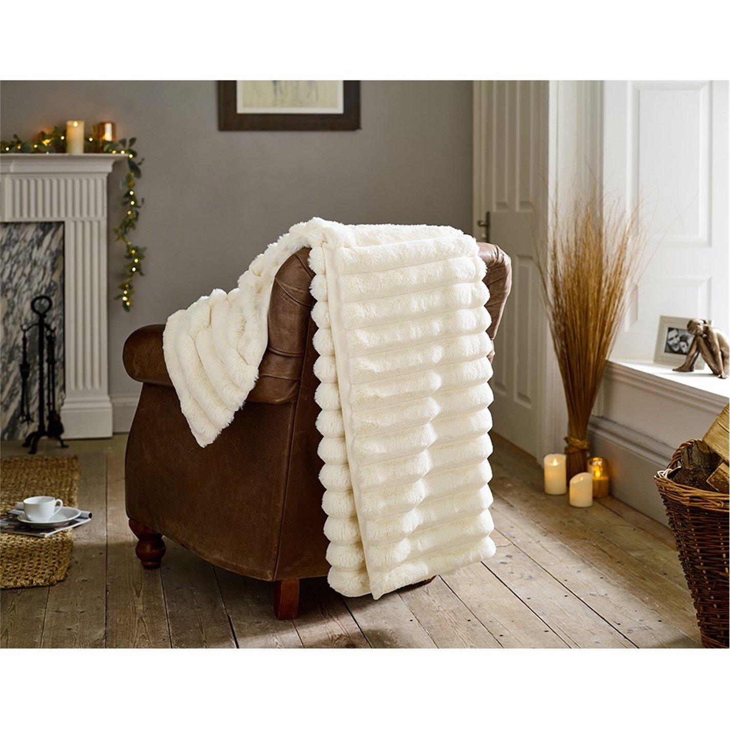 Marshmellow - The Lyndon Company - Kenwood Faux Fur Throw - 1