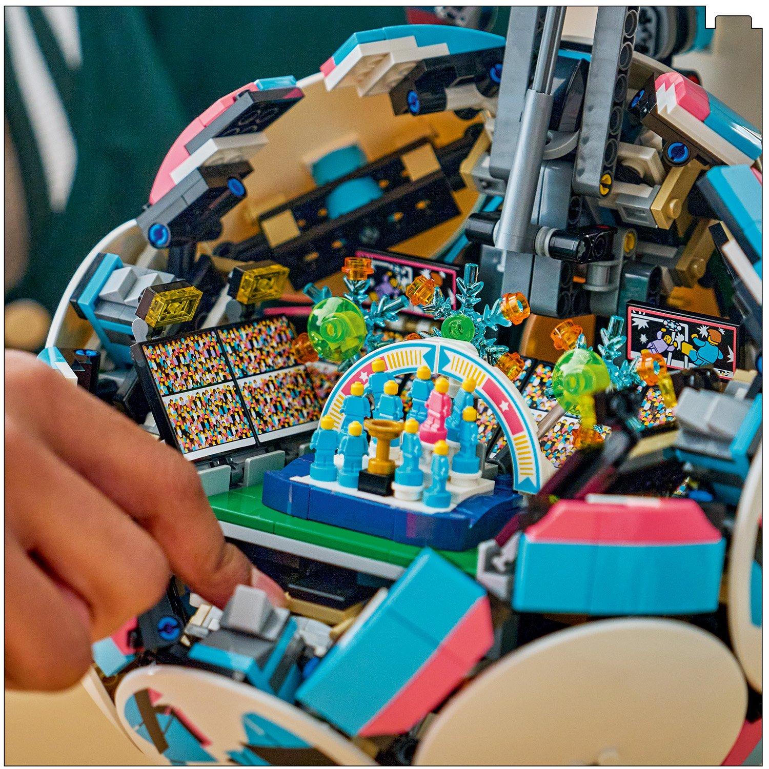 TBC - LEGO - LEGO 43019 SEditions Football - 3D Display Model Building Kit 43019ports Jn63 - 2