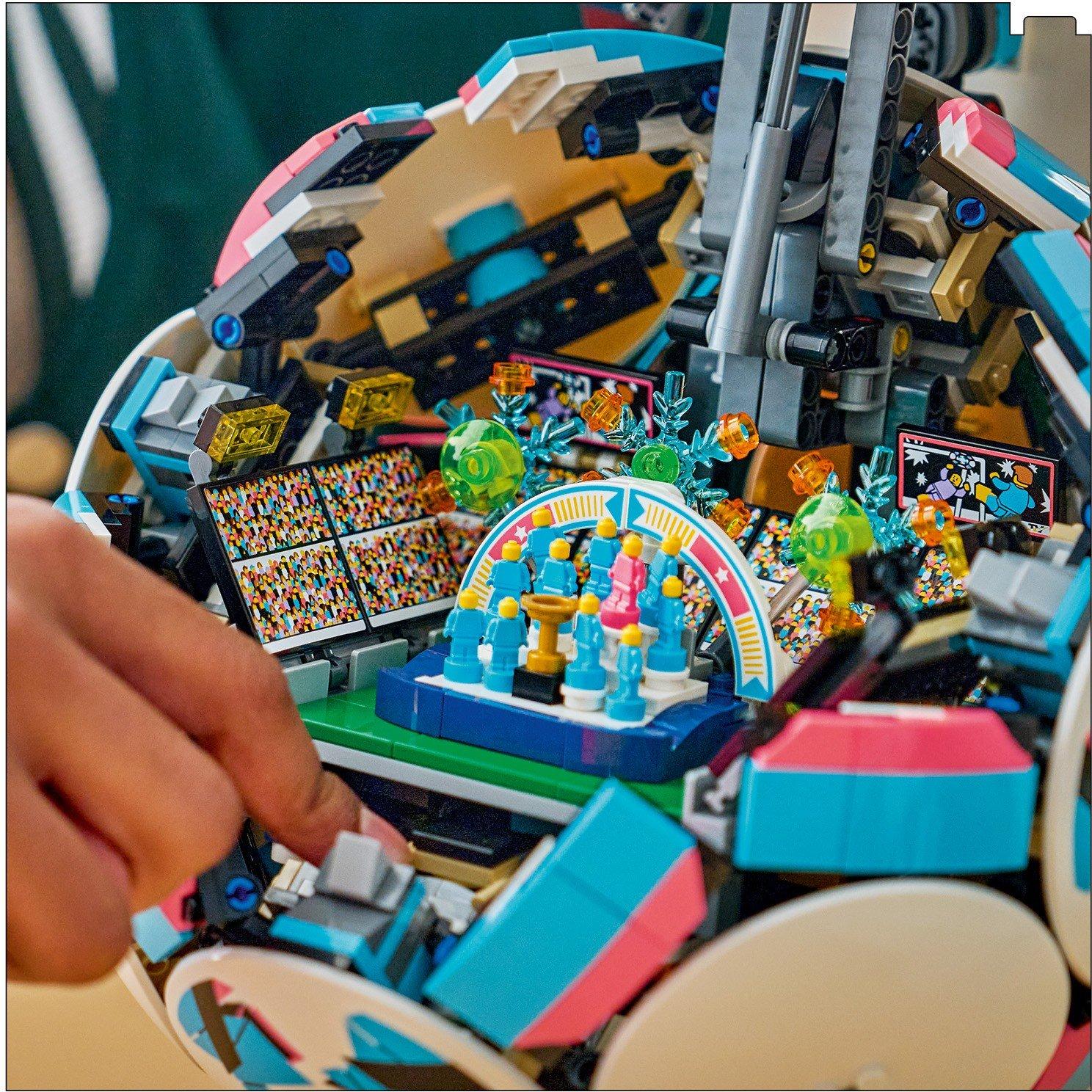 TBC - LEGO - Editions Football - 3D Display Model Building Kit 43019 - 12