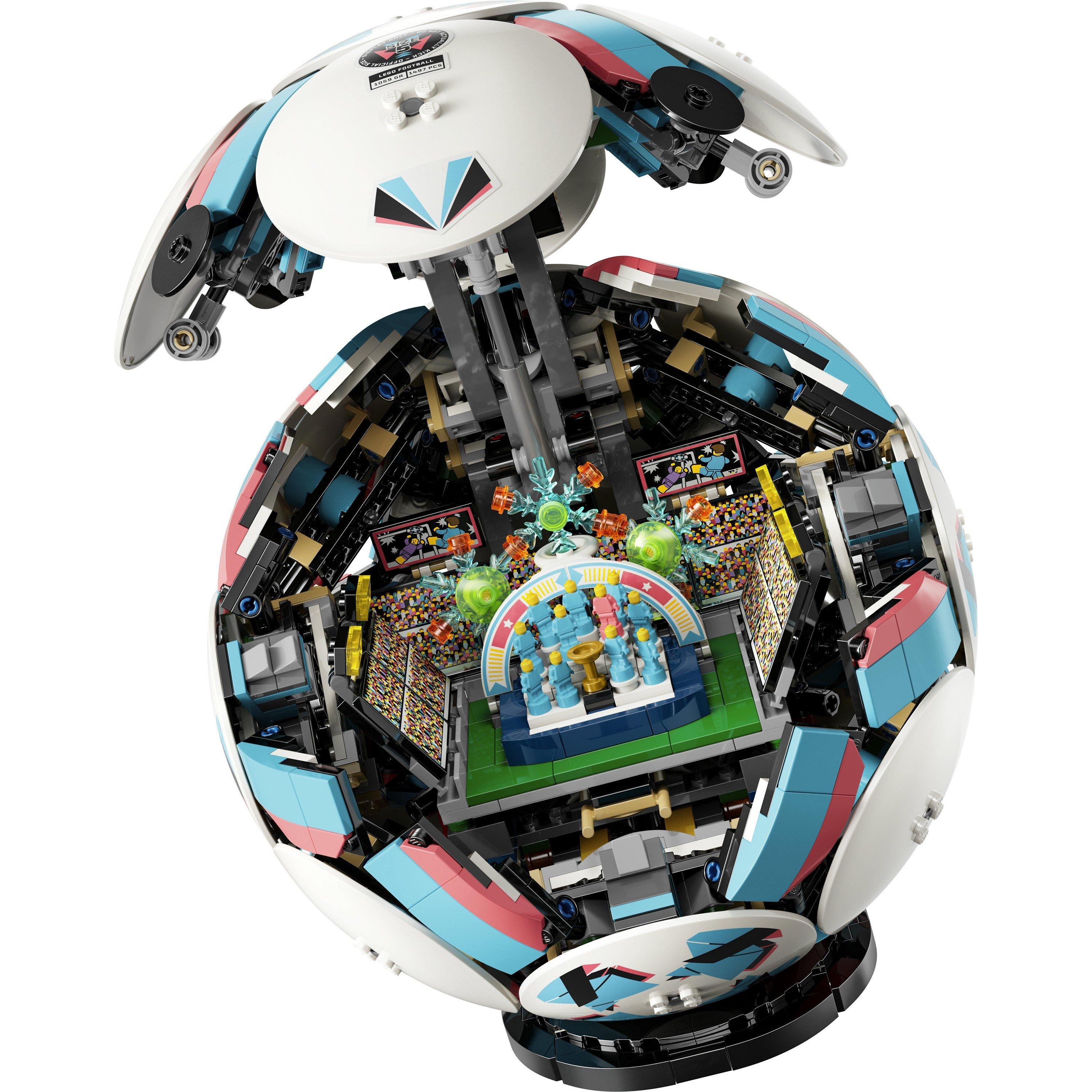TBC - LEGO - Editions Football - 3D Display Model Building Kit 43019 - 14
