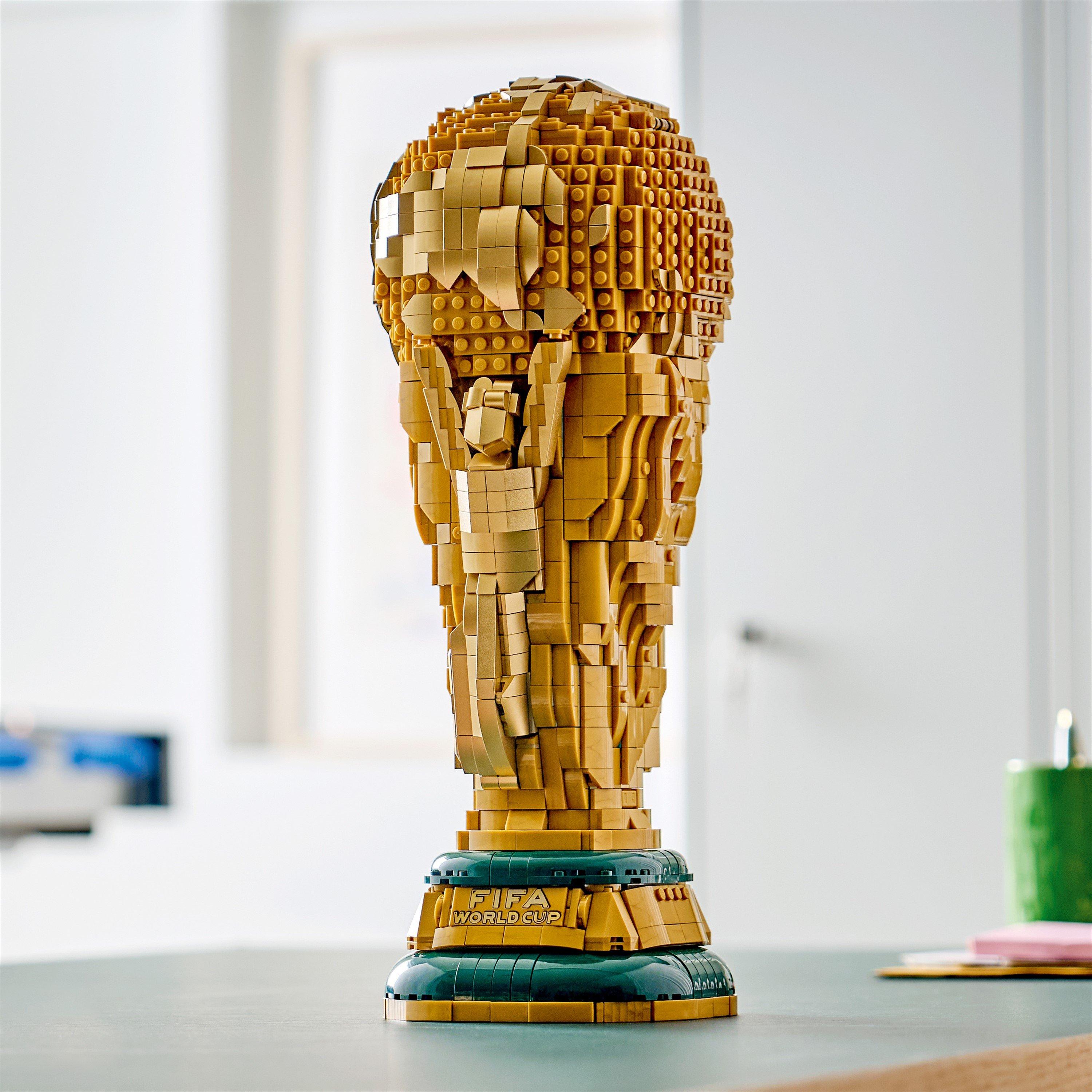 WC Trophy - LEGO - Editions FIFA World Cup Official Trophy Model Kit 43020 - 3