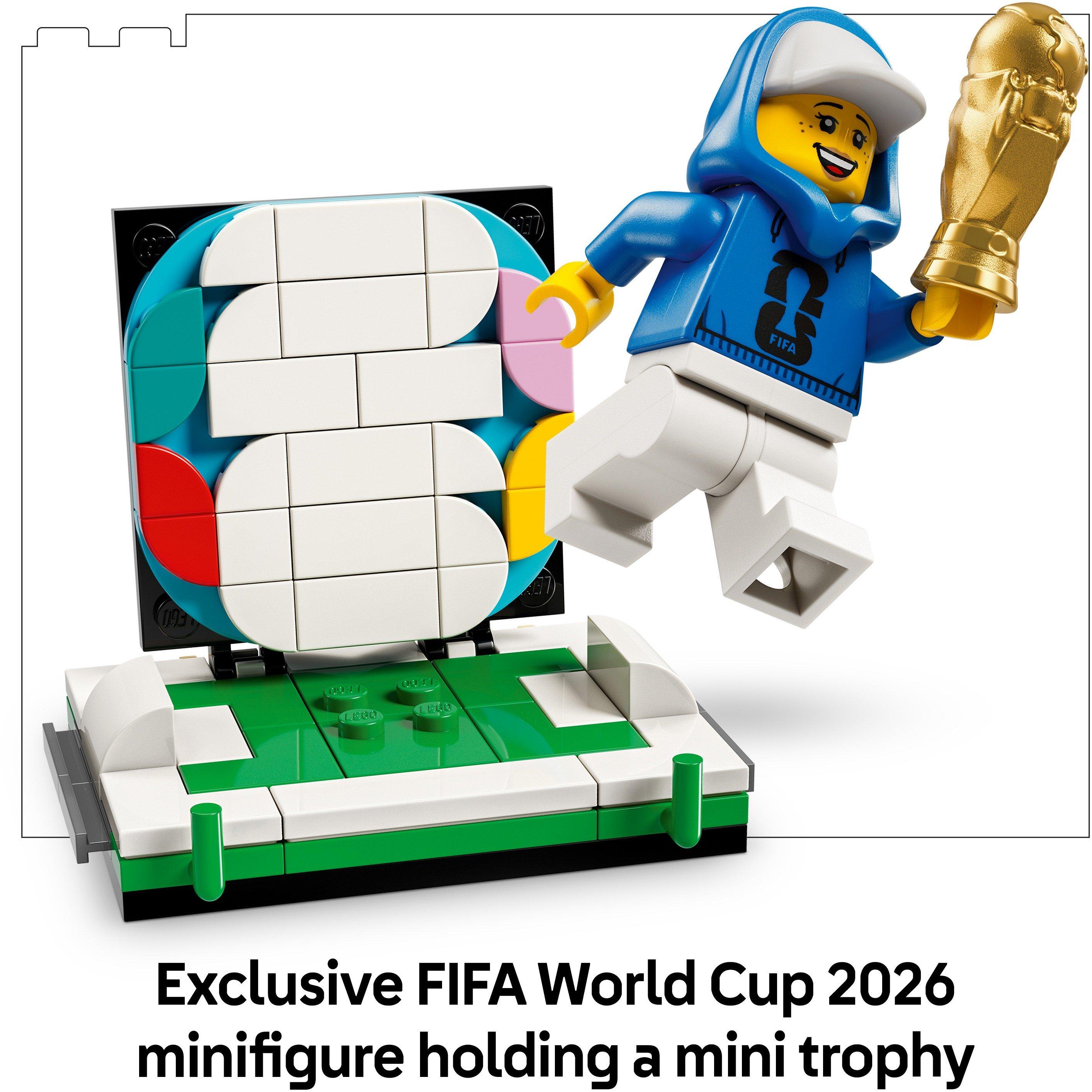 WC Trophy - LEGO - Editions FIFA World Cup Official Trophy Model Kit 43020 - 6