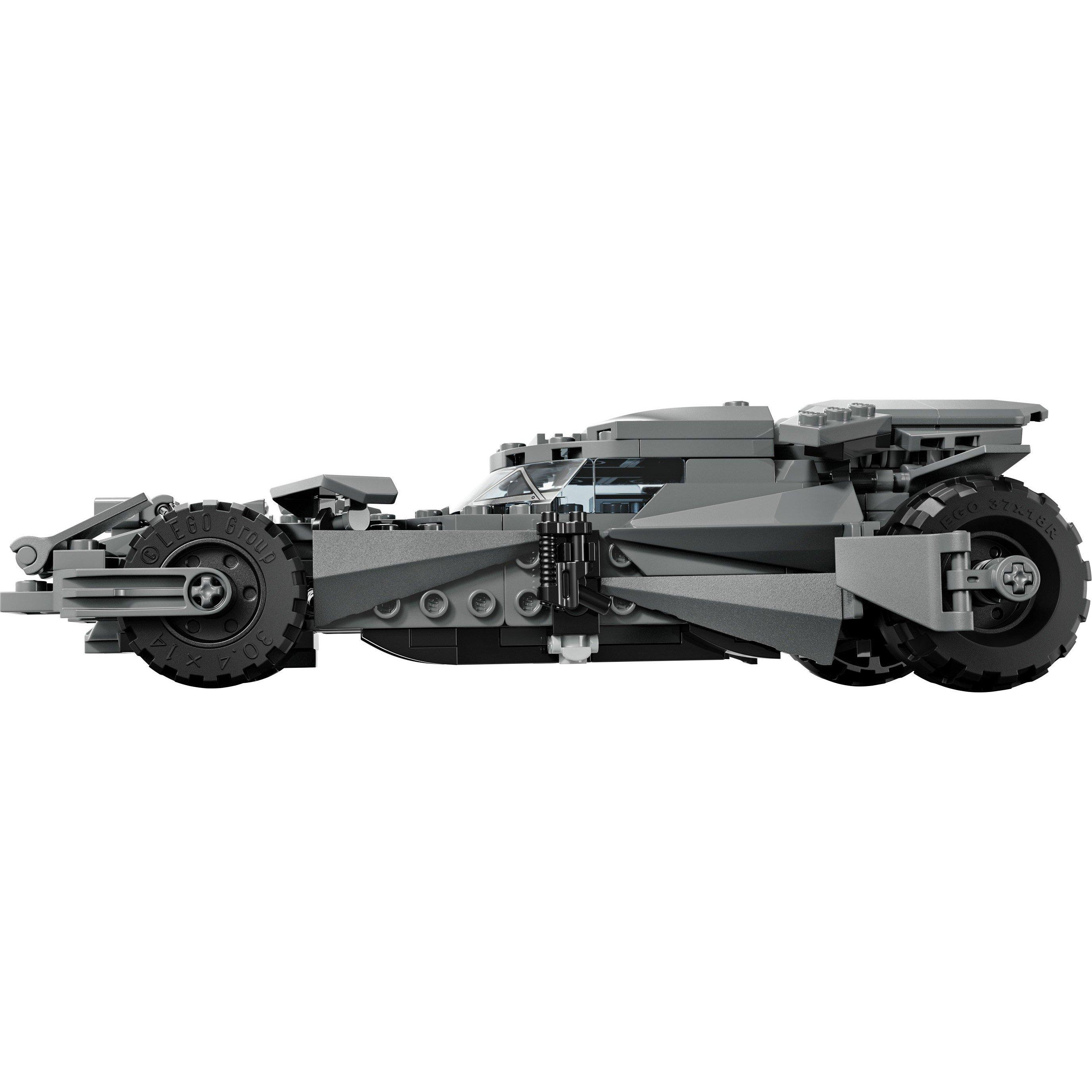 DC Comics - LEGO - DC Batman v Superman Batmobile Toy Car Model Kit 76331 - 16