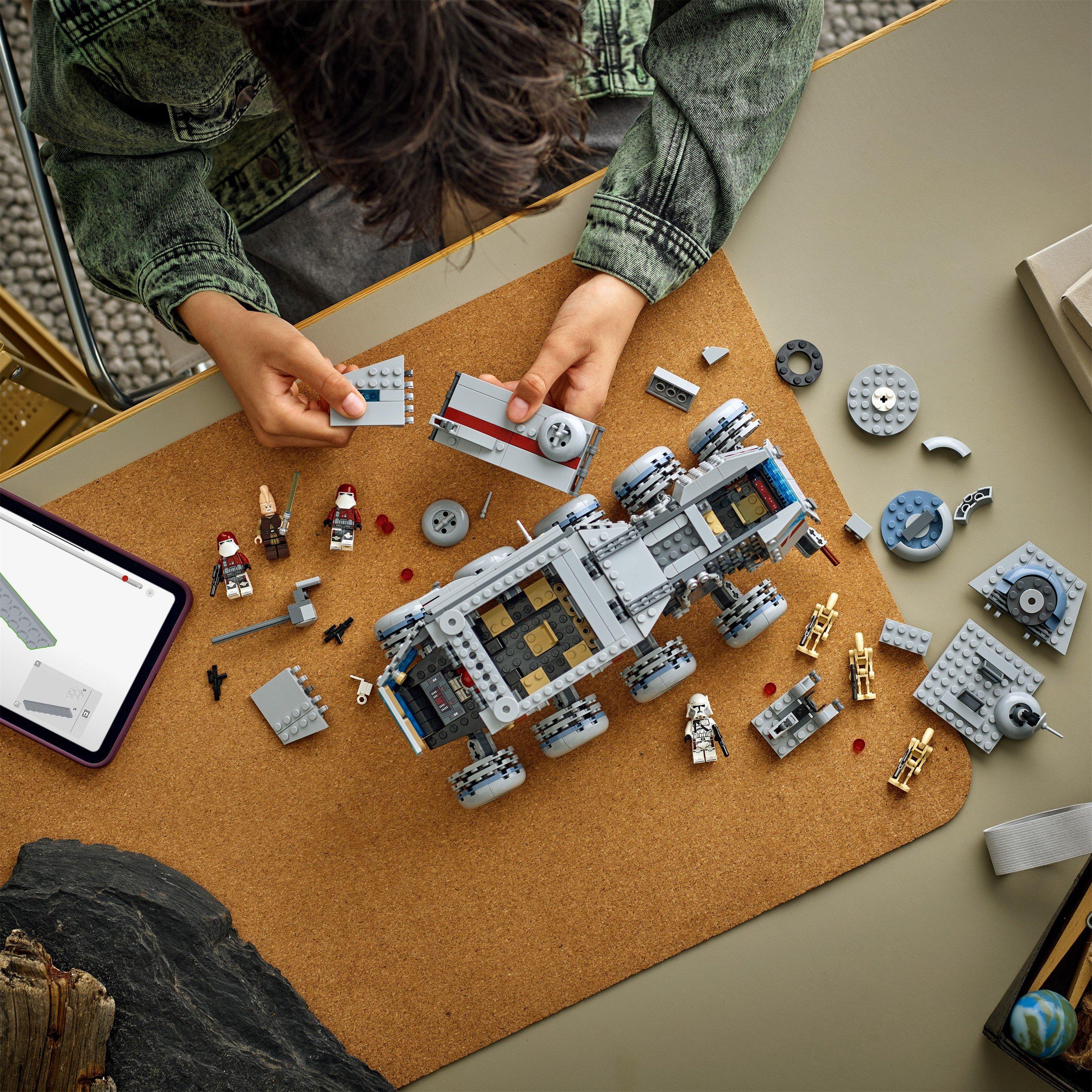 TBC - LEGO - Star Wars Republic Juggernaut Building Toy 75413 - 3