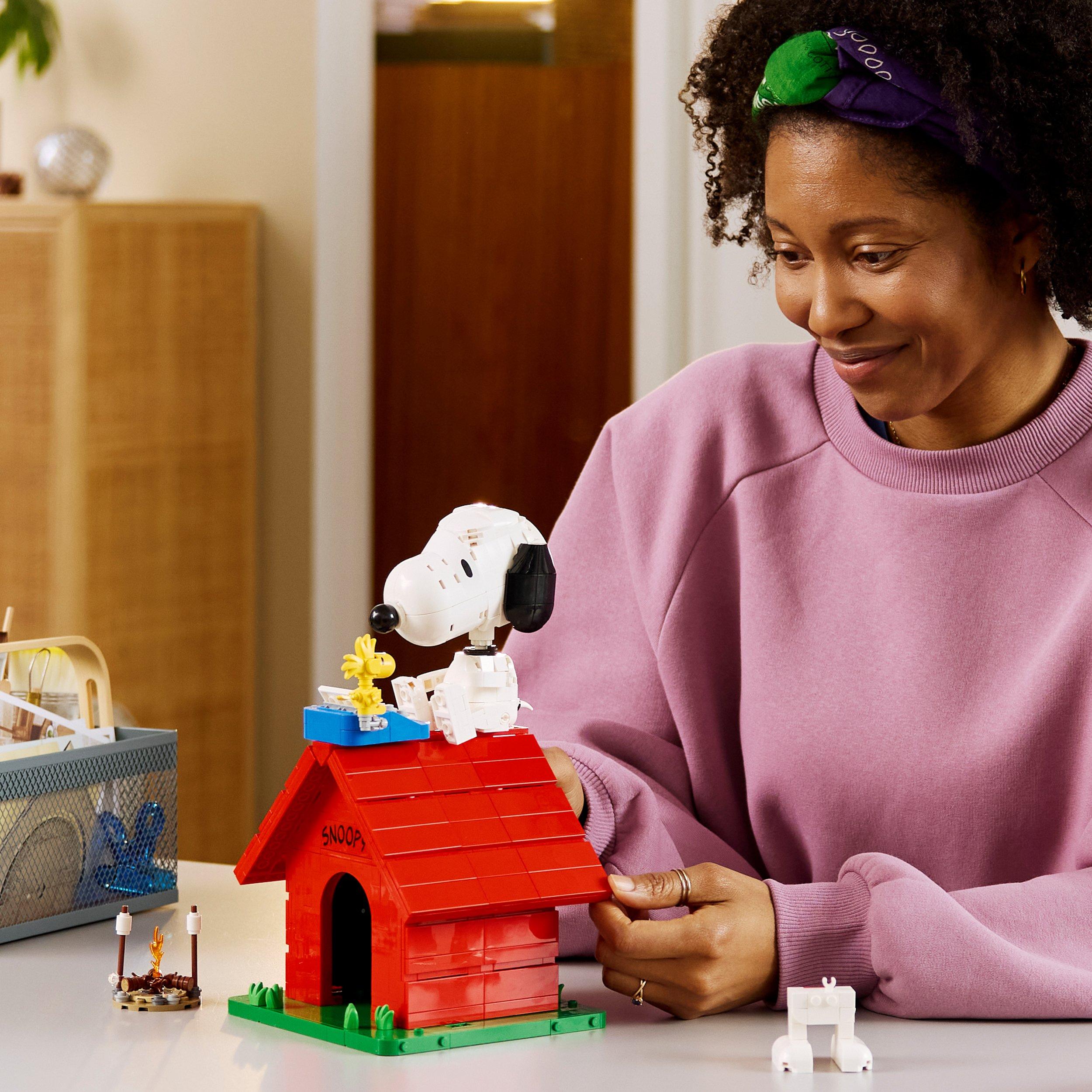 Snoopy Doghouse - LEGO - Ideas Peanuts: Snoopy’s Doghouse Set for Adults 21368 - 11