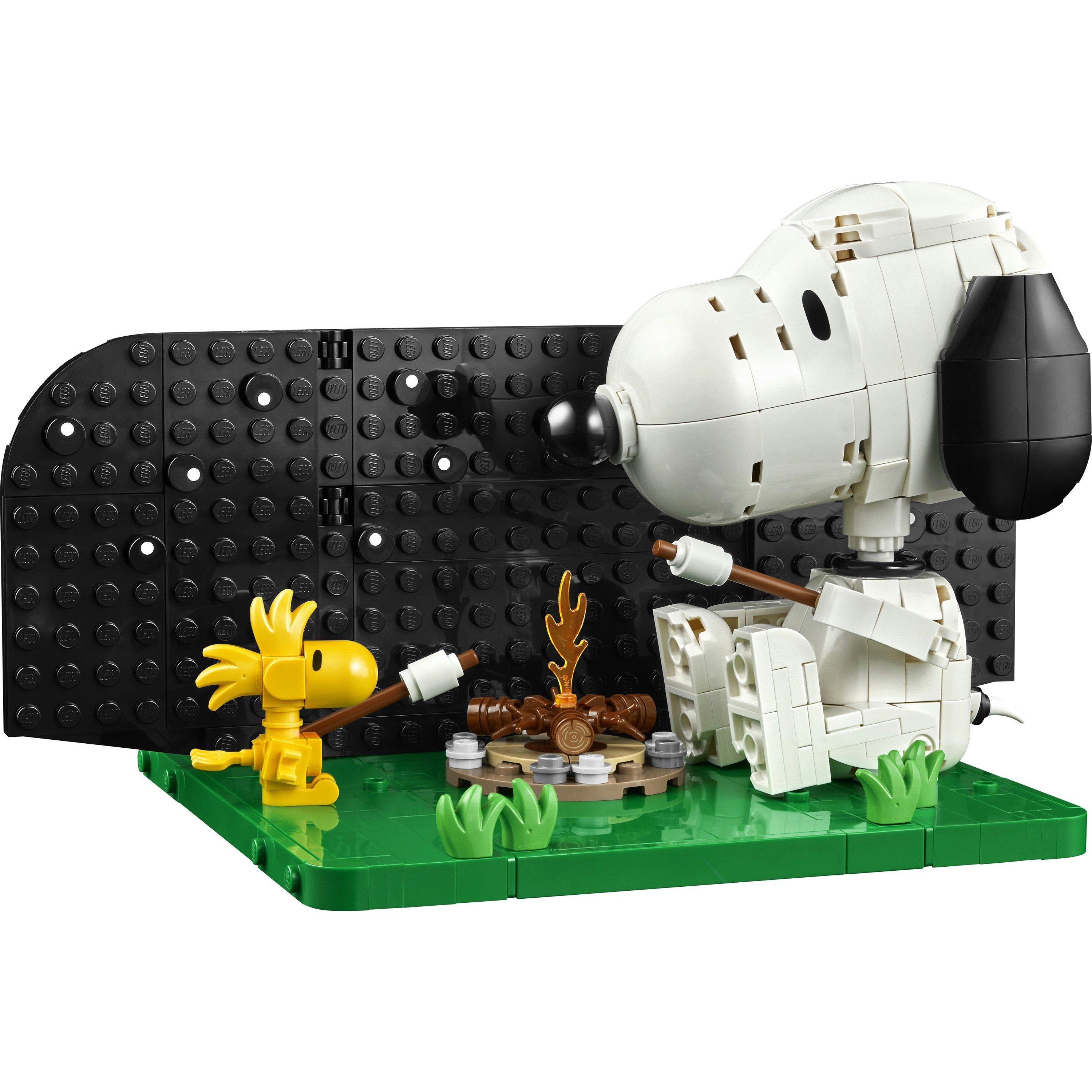 Snoopy Doghouse - LEGO - Ideas Peanuts: Snoopy’s Doghouse Set for Adults 21368 - 13