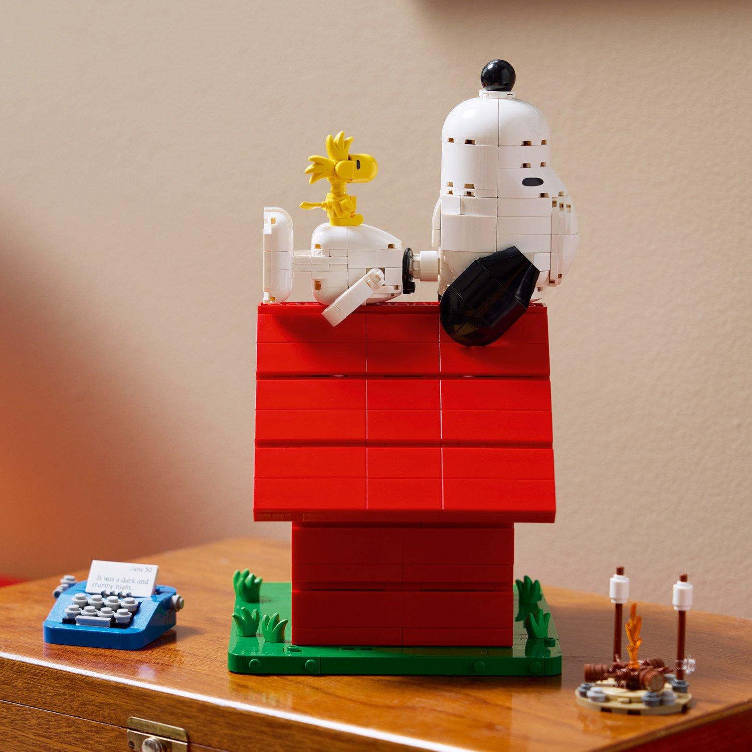 Snoopy Doghouse - LEGO - Ideas Peanuts: Snoopy’s Doghouse Set for Adults 21368 - 4