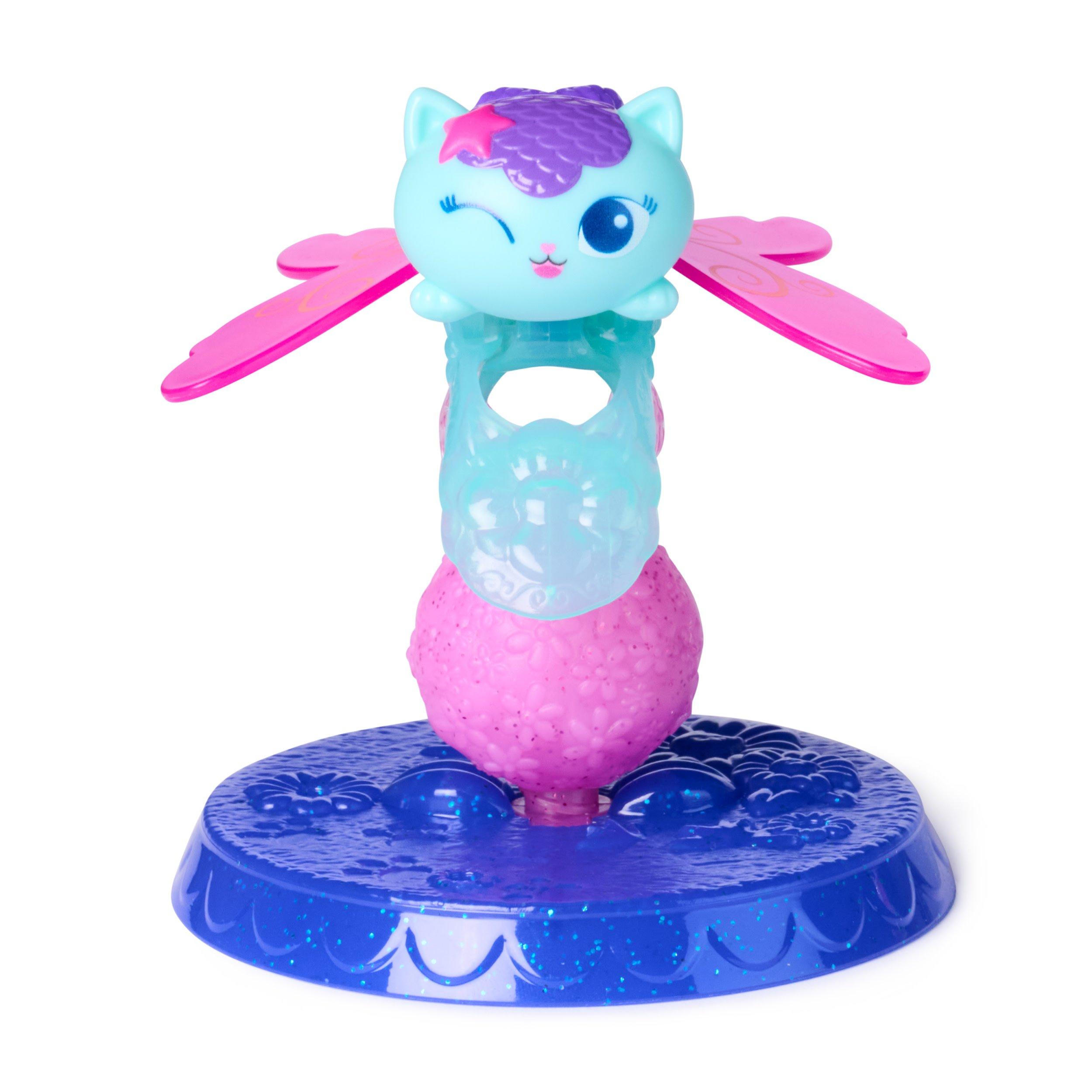 Meerkleurig - Gabbys Dollhouse - Gabbys Dollhouse Fairylandia Flutter-riffic Fairy Ring Assortment - 5