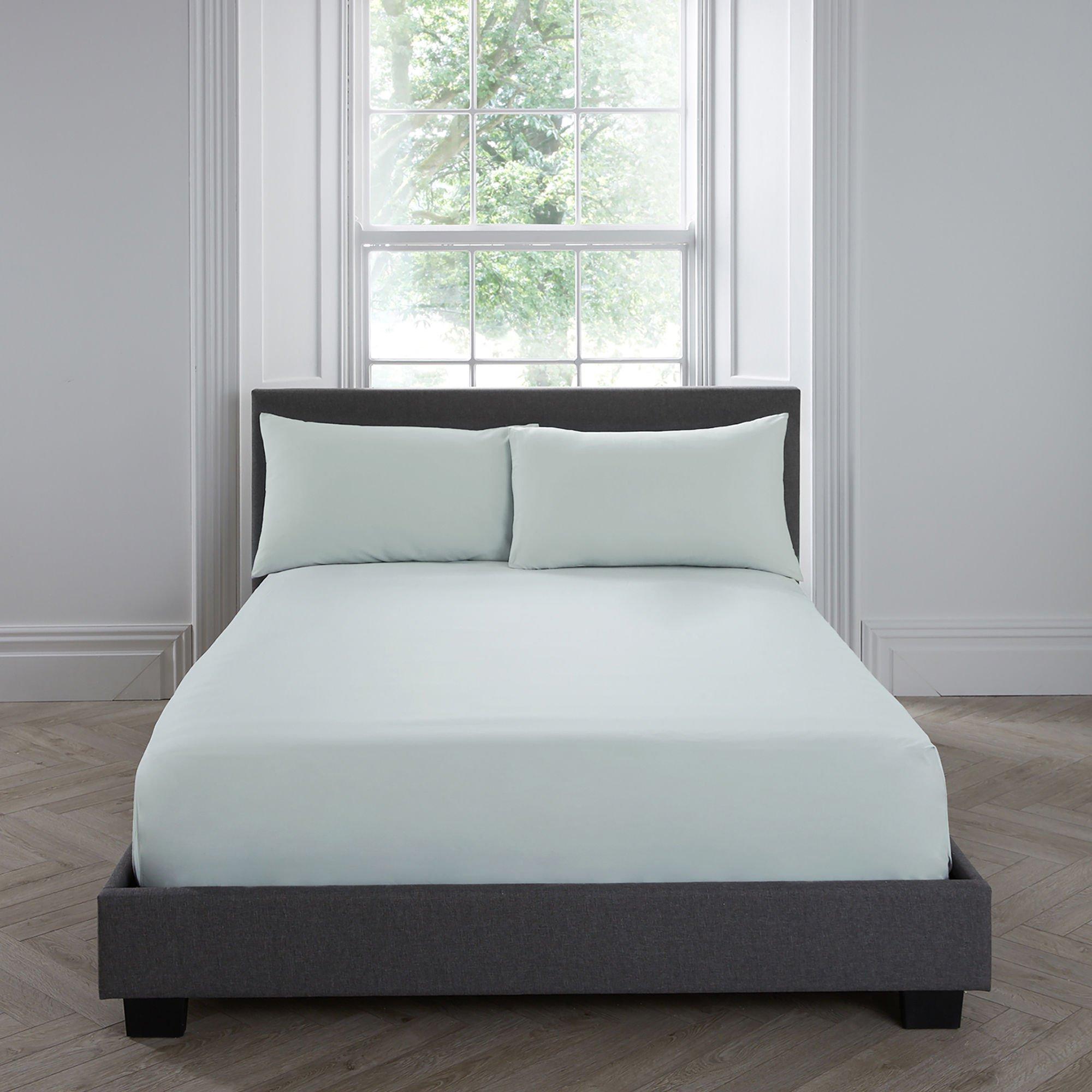 Green - Serene Home - Plain Dyed Pair of Housewife Pillowcases in Green - 3