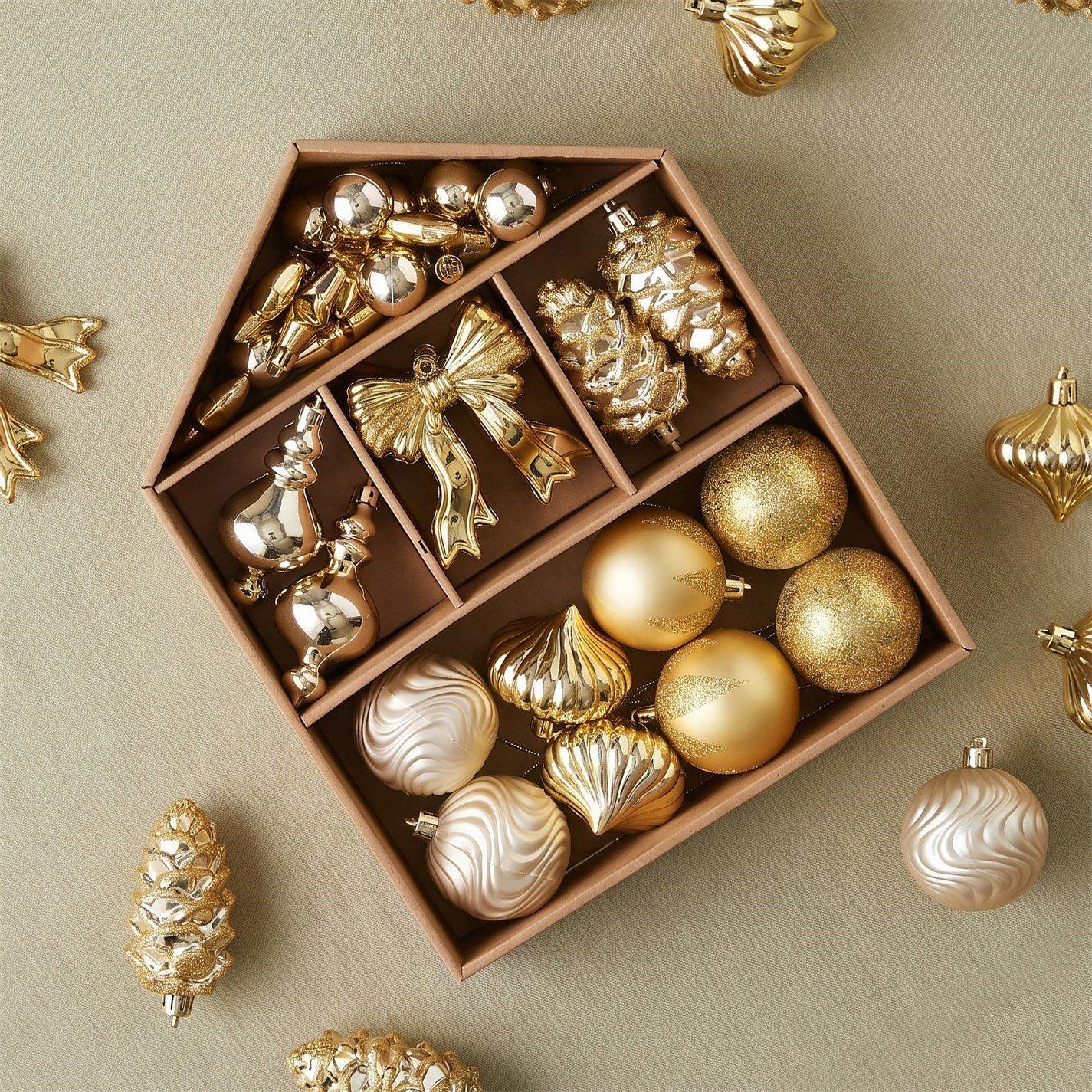 Champagne - The Spirit Of Christmas - 30 piece Bauble House - 1