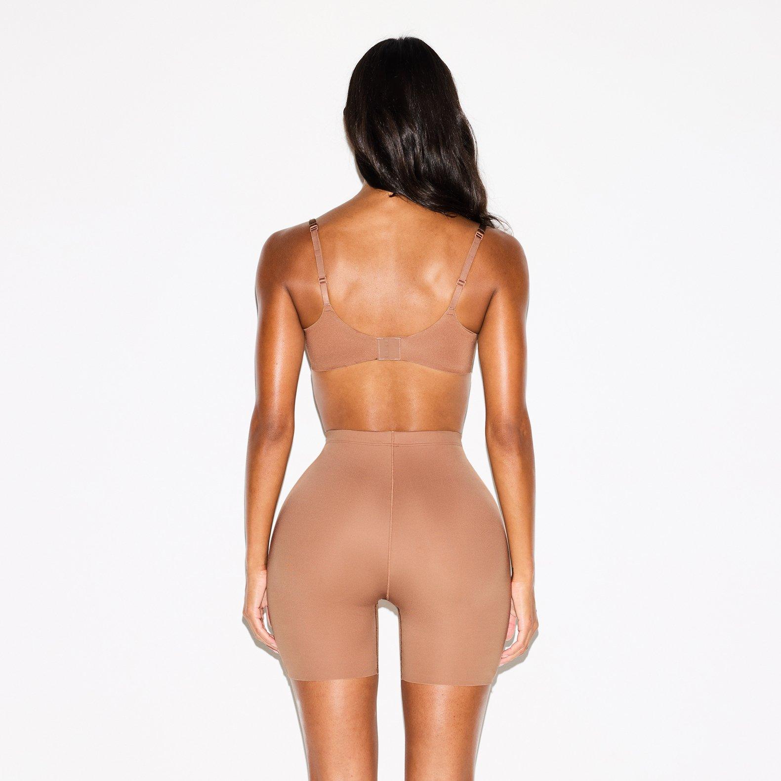 Sienna - SKIMS - Women’s SKIMS Body Butt and Hip Enhancing Mid-Thigh Shorts - 3