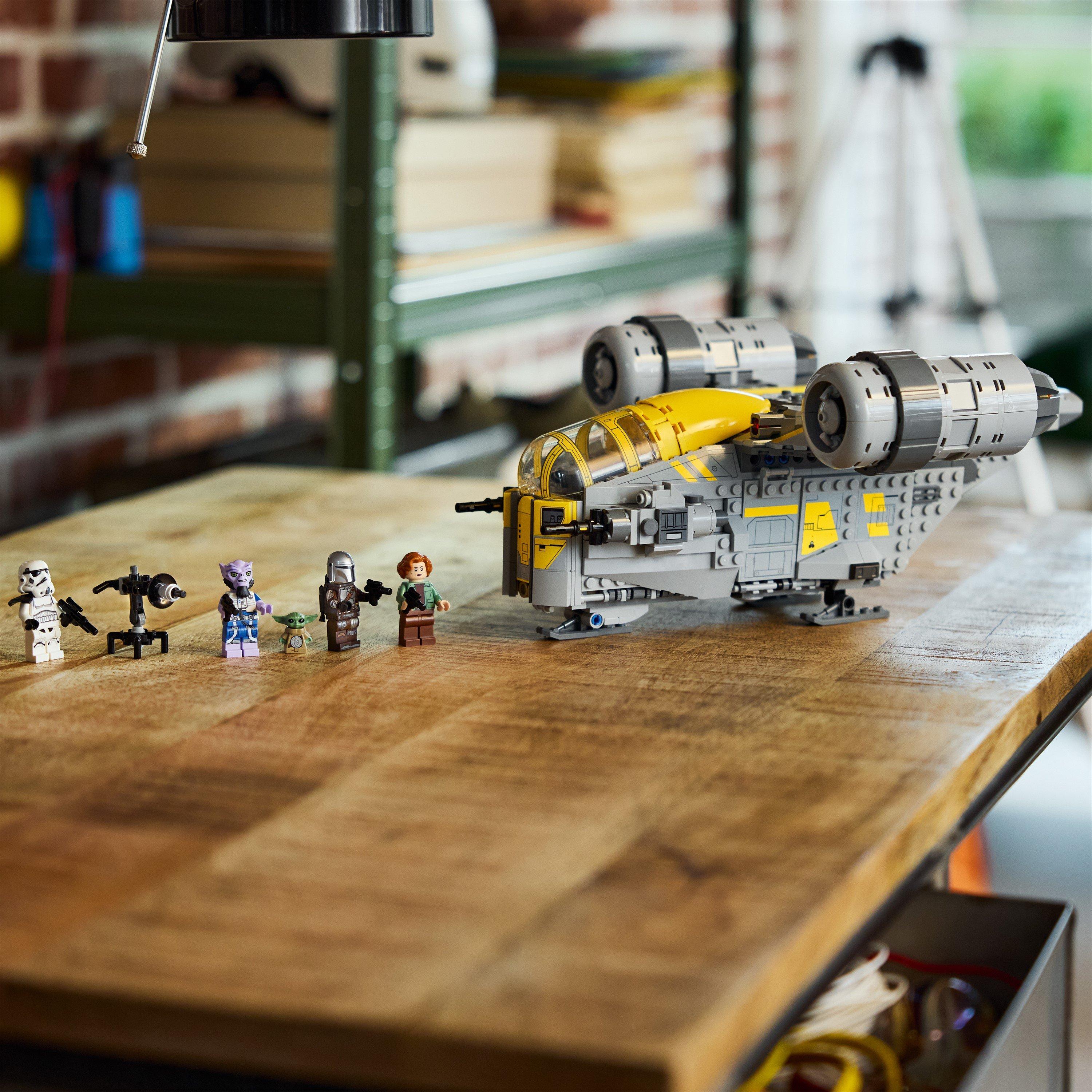 Mandalorian - LEGO - LEGO Star Wars The Razor Crest Building Toy 75447 - 8