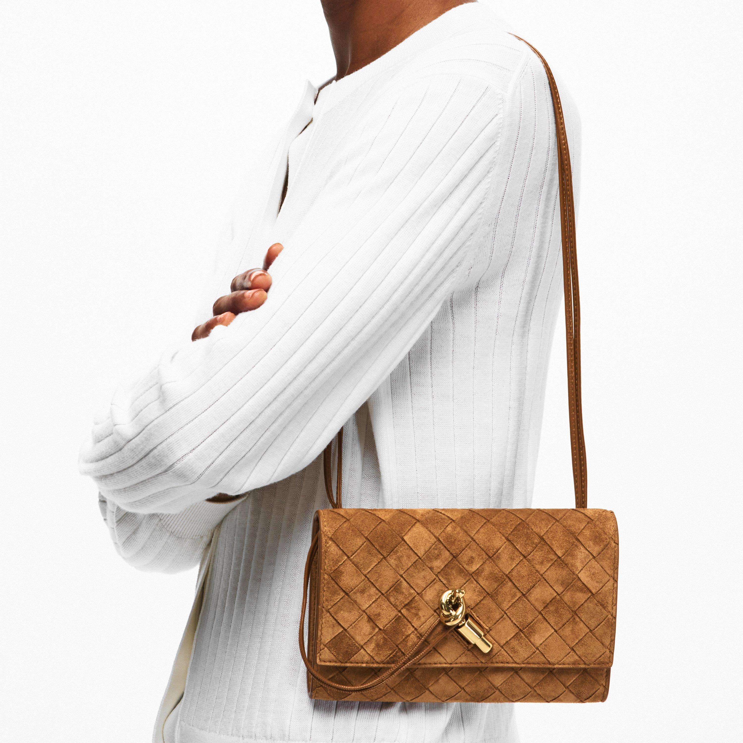Amber - Bottega Veneta - BV Andiamo Sue Pch Ld62 - 3