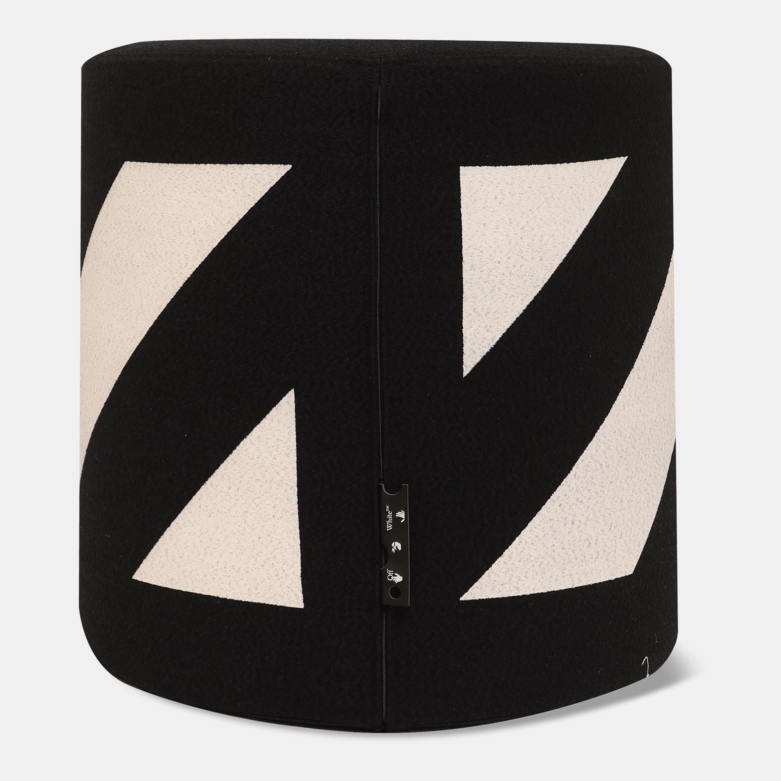 Preto Branco - Off White - Off Stool Diags 99 - 2