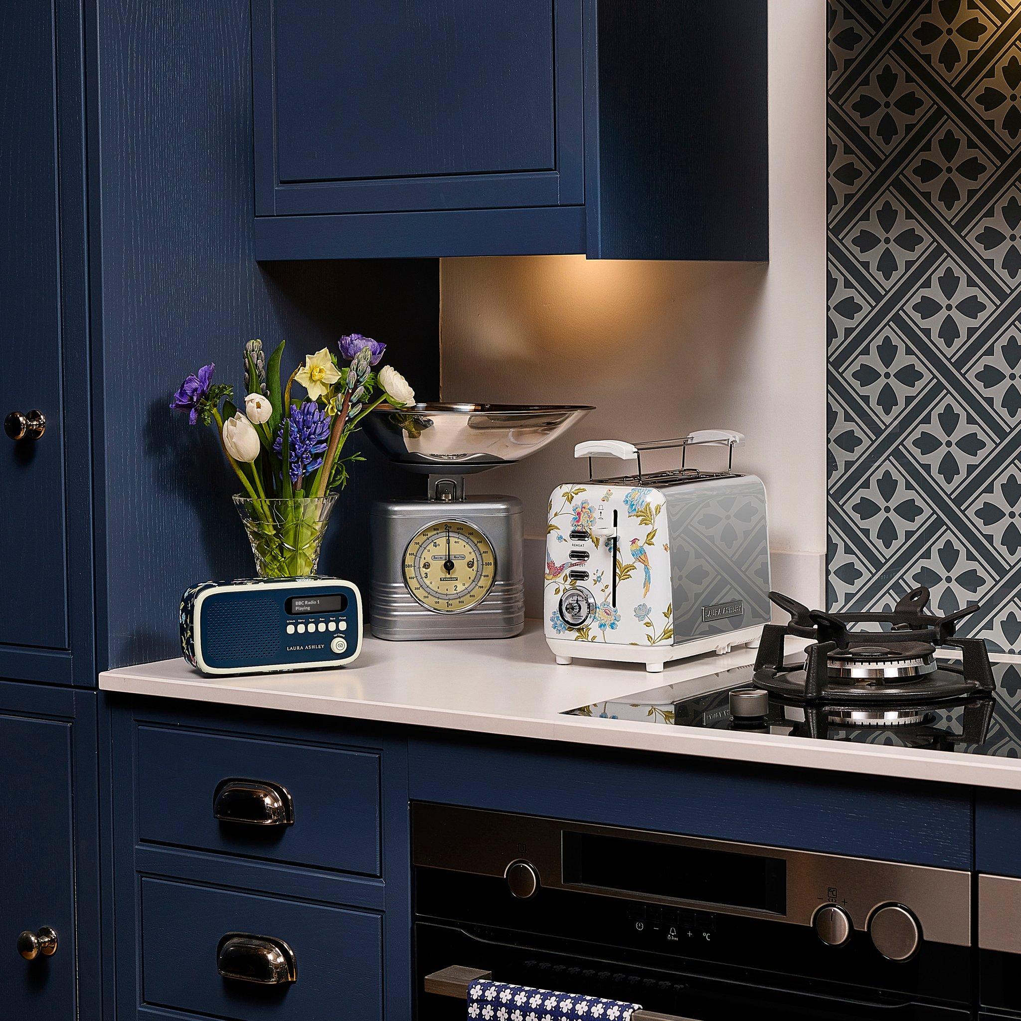 White - View Quest - Laura Ashley 2 Slice Toaster Elveden White Silver - 2