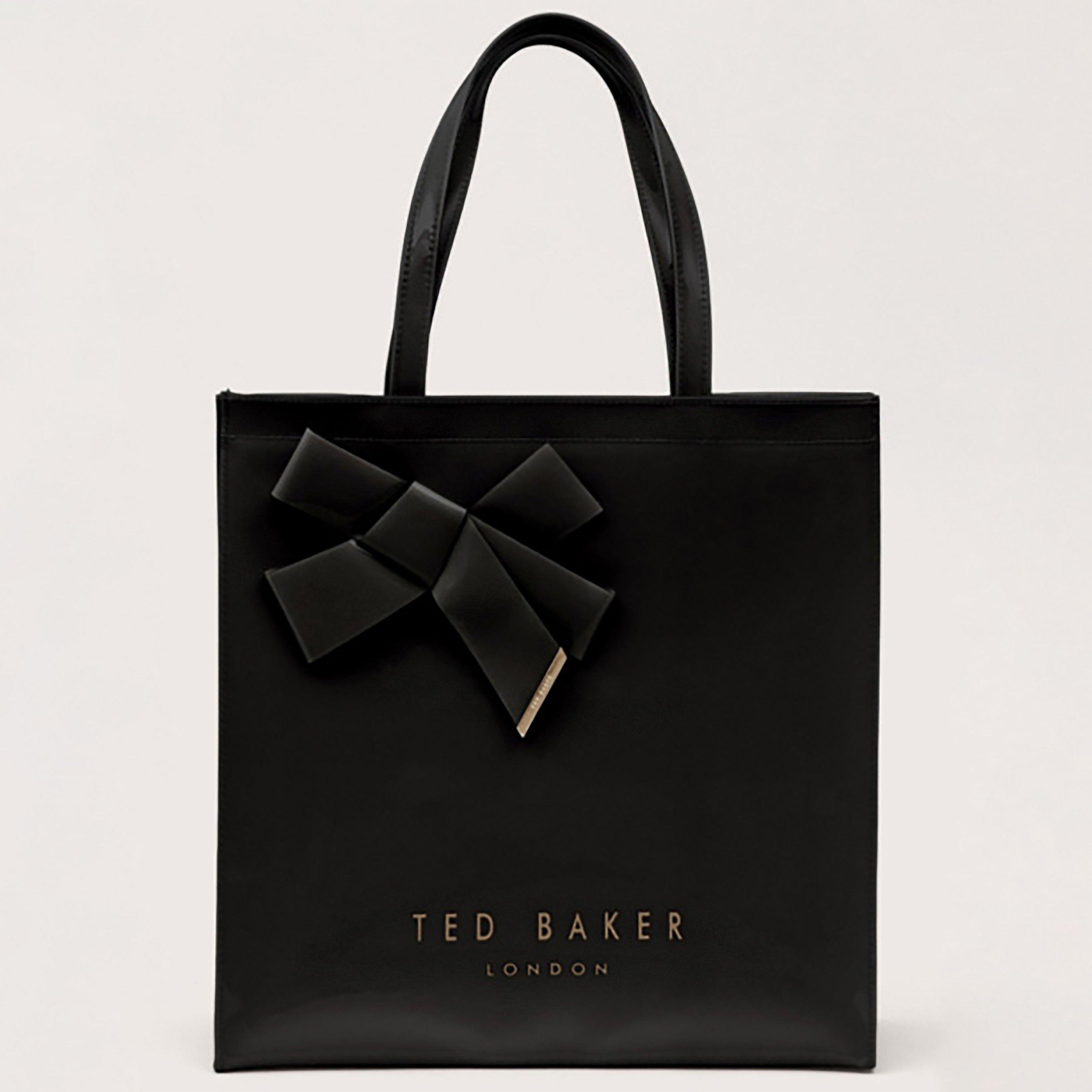 Ted Baker - Garron - Portafoglio in pelle nera con logo inciso | ASOS Ted Baker - Garron - Portafoglio in pelle nera con logo inciso | ASOS