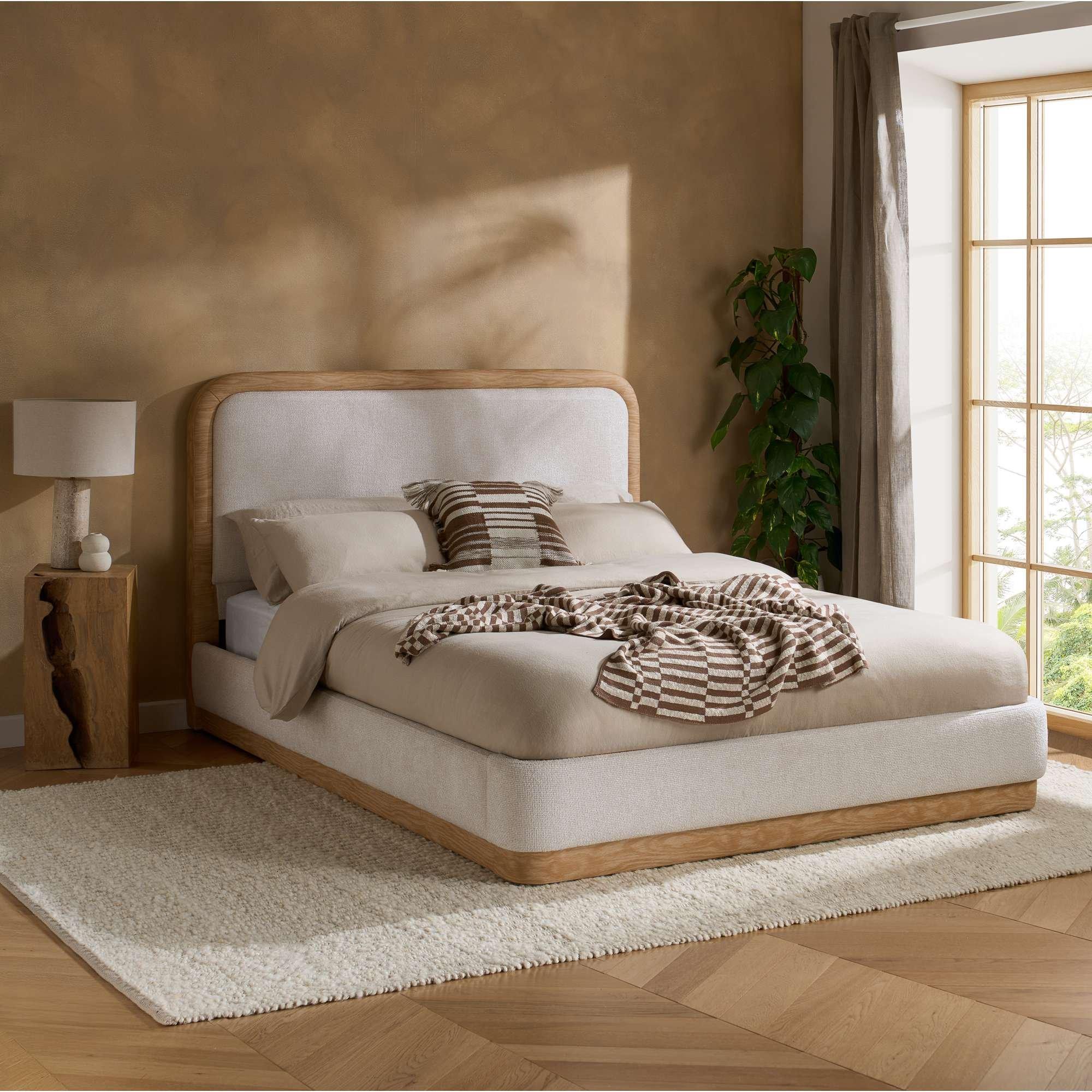 White - Birlea - Girona King Bed - 1