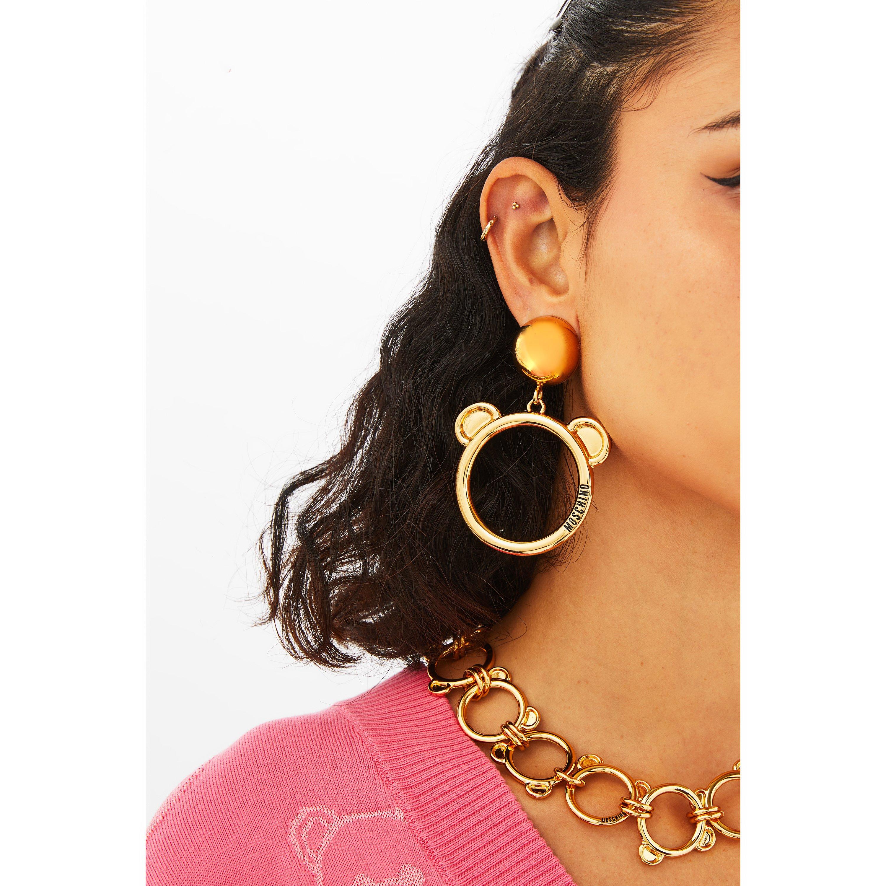 【関税込み】Moschino ゴールド スモール Teddy Bear ピアス Moschino Teddy Bear clip-on Earrings | Gold | FARFETCH
