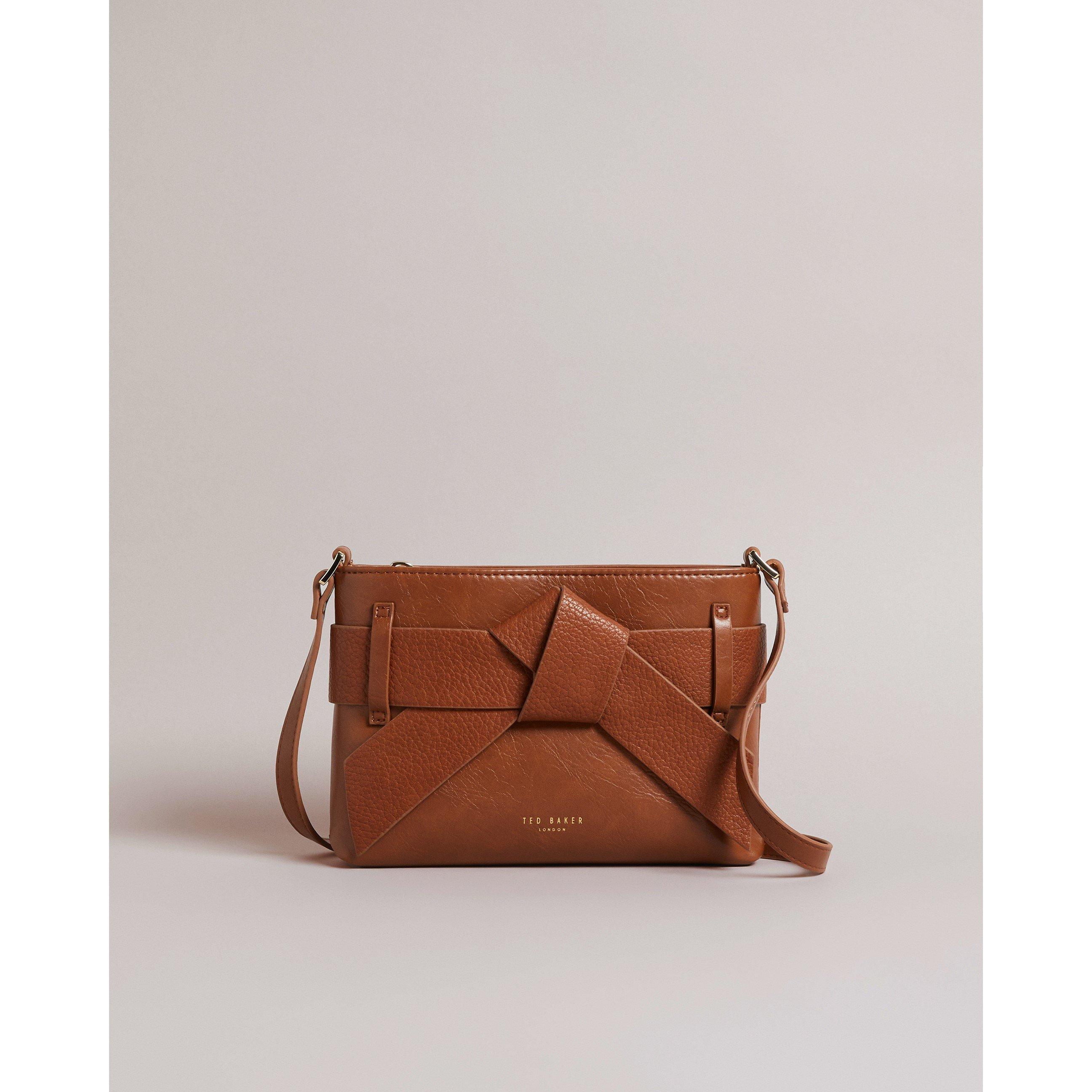 【TED BAKER】JIMSINA リボンショルダーバッグ＜ブラック＞ TED BAKER】JIMSINA リボンショルダーバッグ＜ブラック＞ (TED