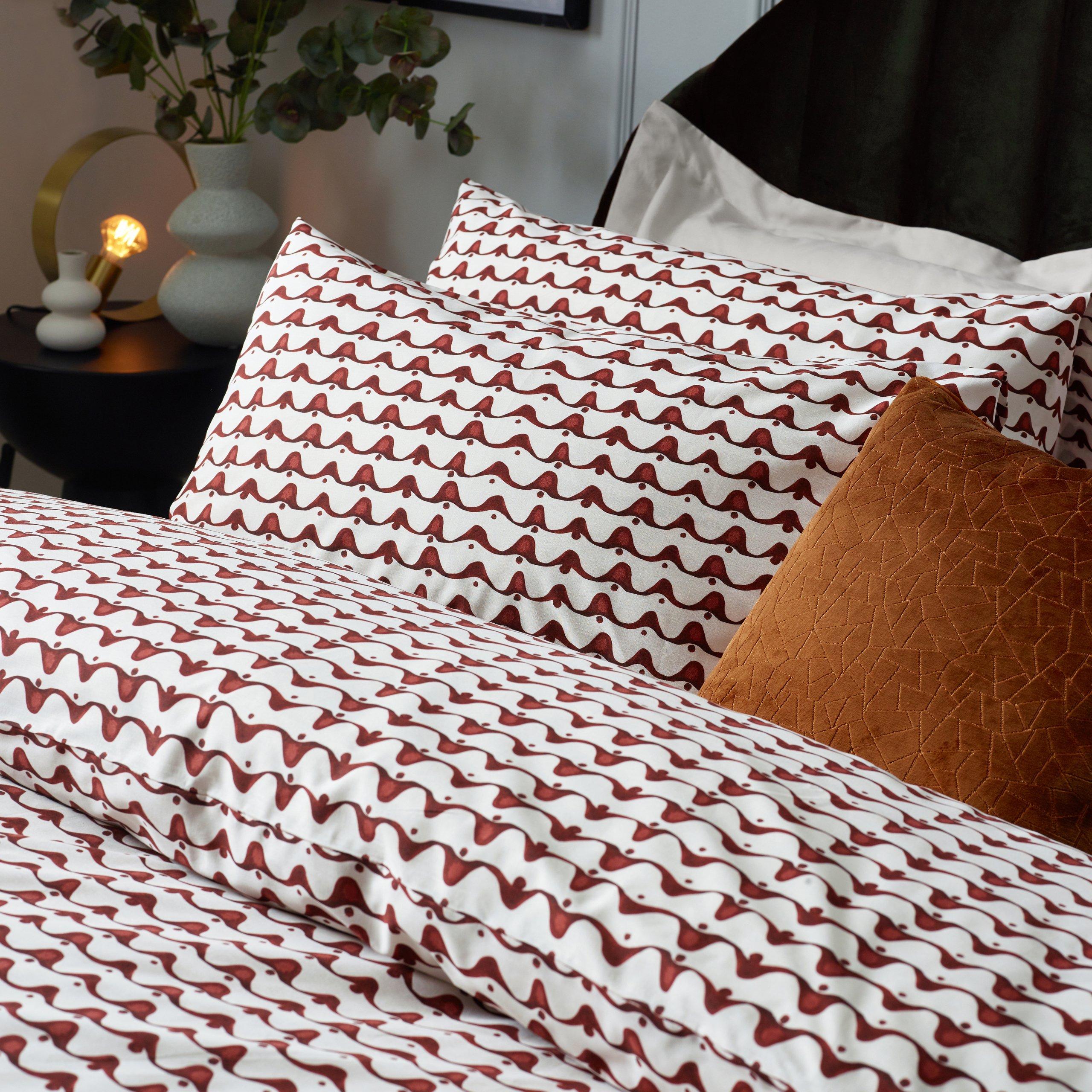 Chestnut Red - Hoem - Avery Abstract Cotton Rich Duvet Set - 3
