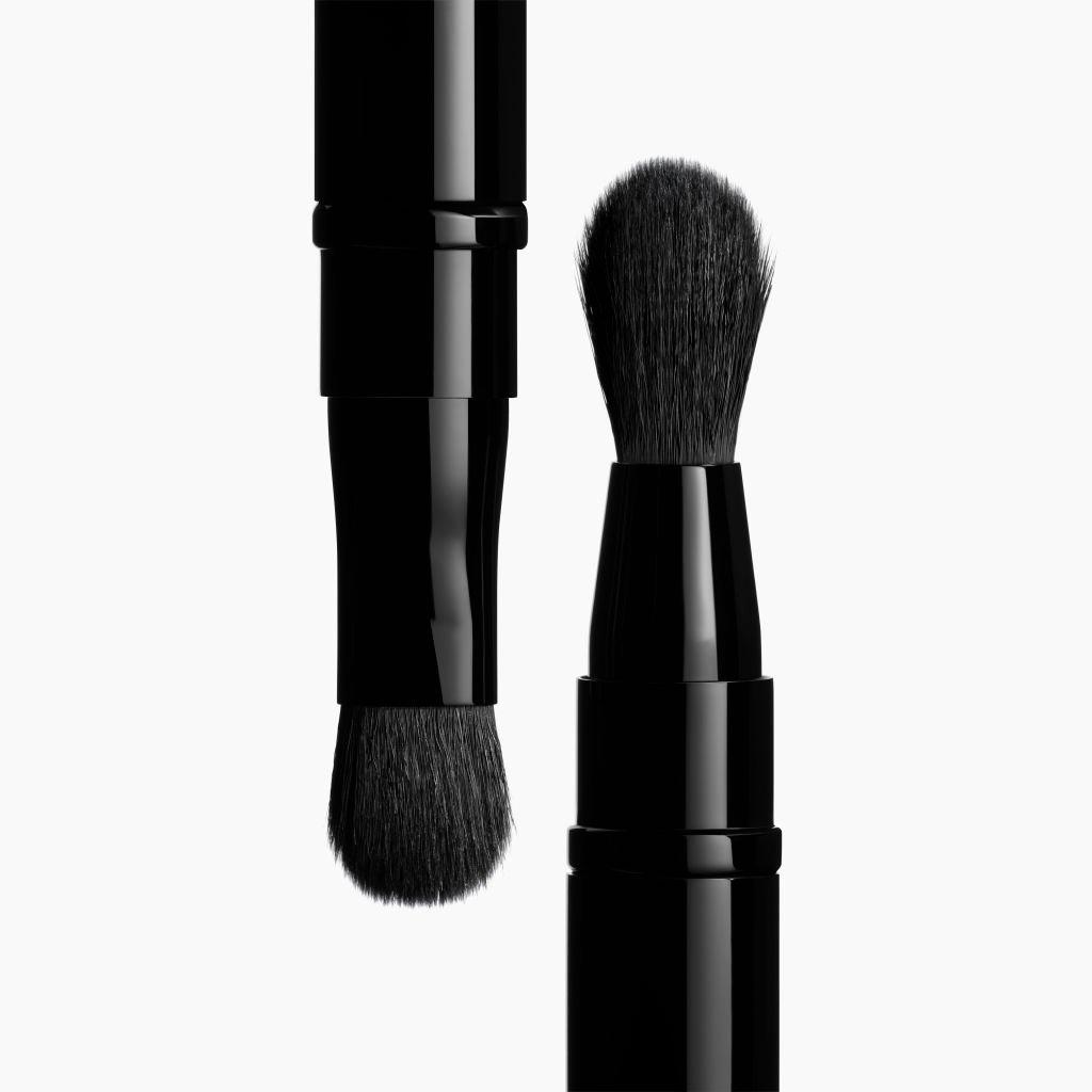 Black - CHANEL - PINCEAU DUO PAUPIÈRES RÉTRACTABLE N°200 Retractable Dual-Ended Eyeshadow Brush - 2