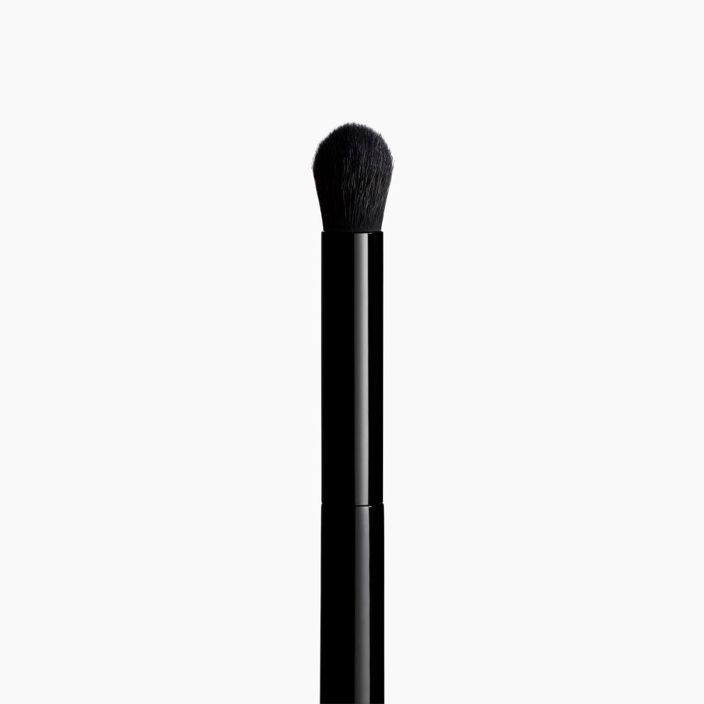 Black - CHANEL - PINCEAU OMBREUR ROND N°204 Eyeshadow Brush - 2