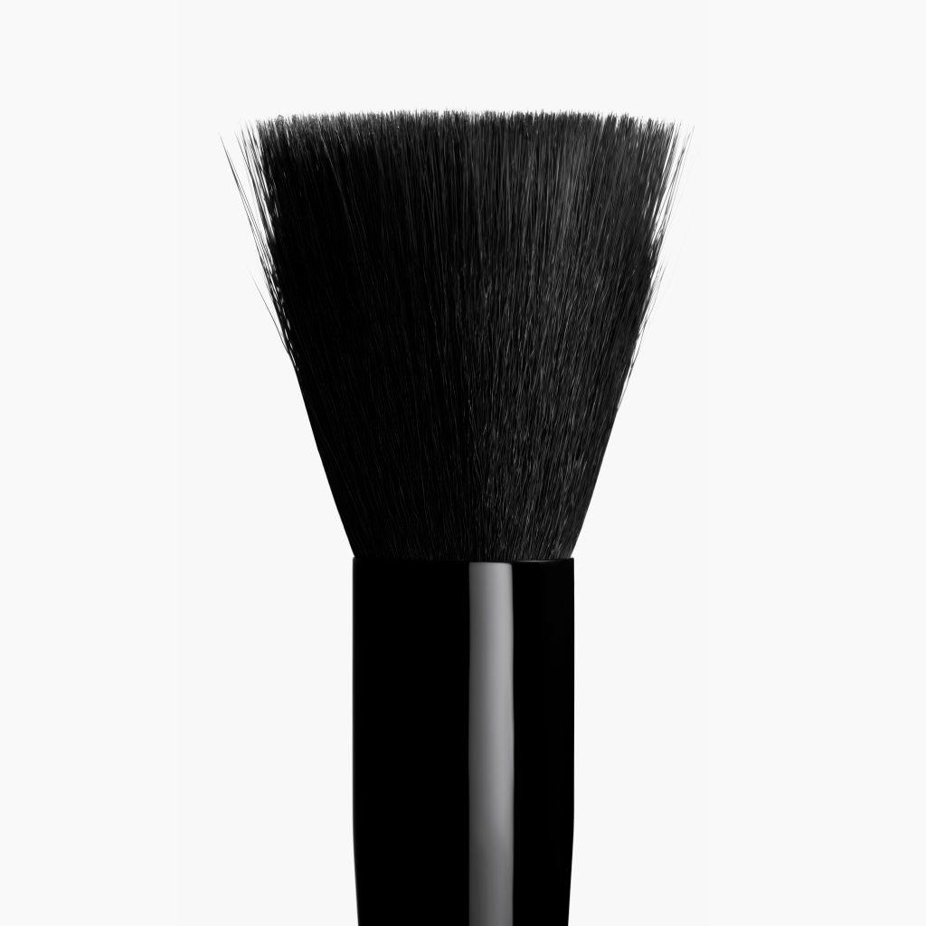 Black - CHANEL - PINCEAU ESTOMPE TEINT N°102  Foundation-Blending Brush - 2