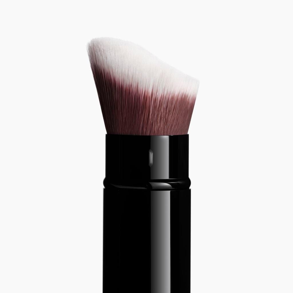 Black - CHANEL - PINCEAU FOND DE TEINT RETRACTABLE N°103  Retractable Foundation Brush - 2