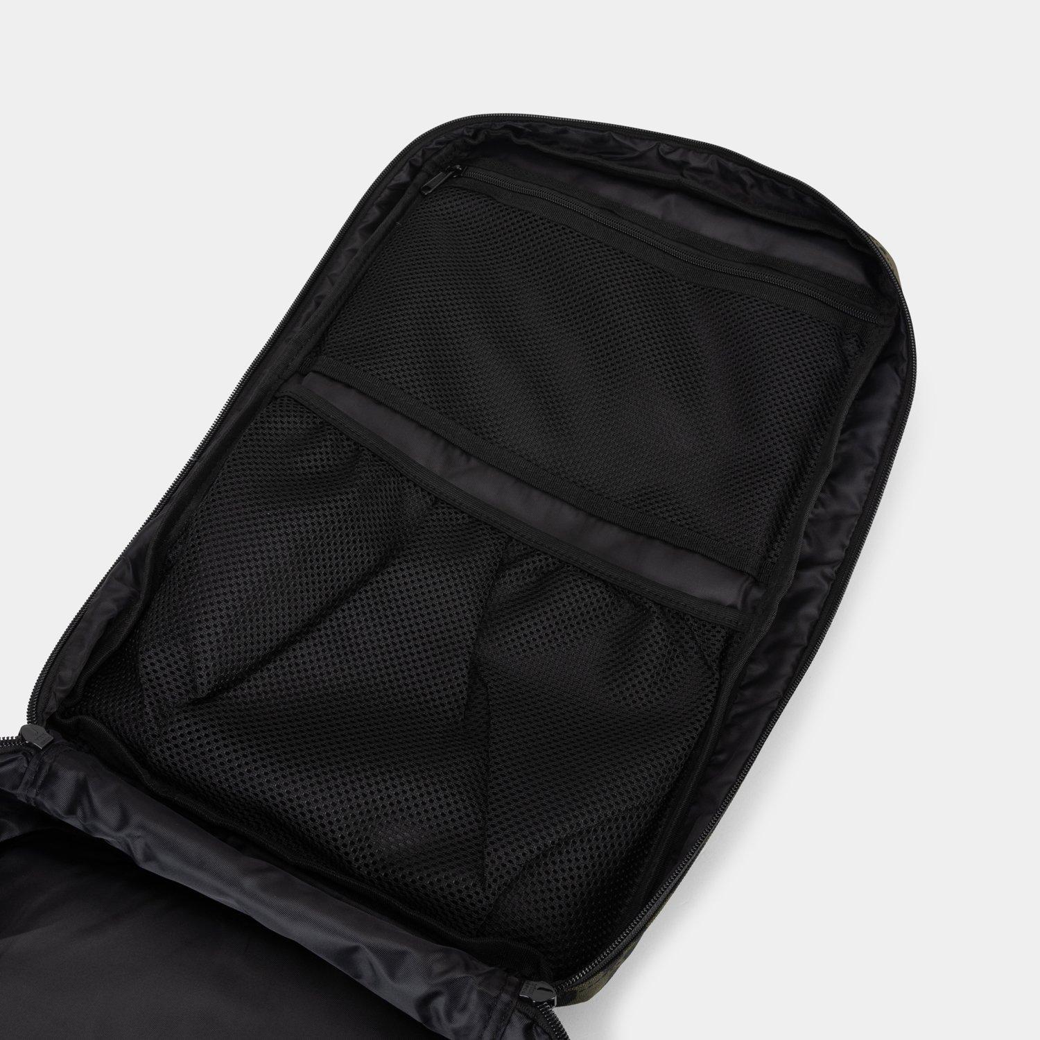 Hero Backpack - Built for Athletes - 45l Hero 3.0 - Black - 15