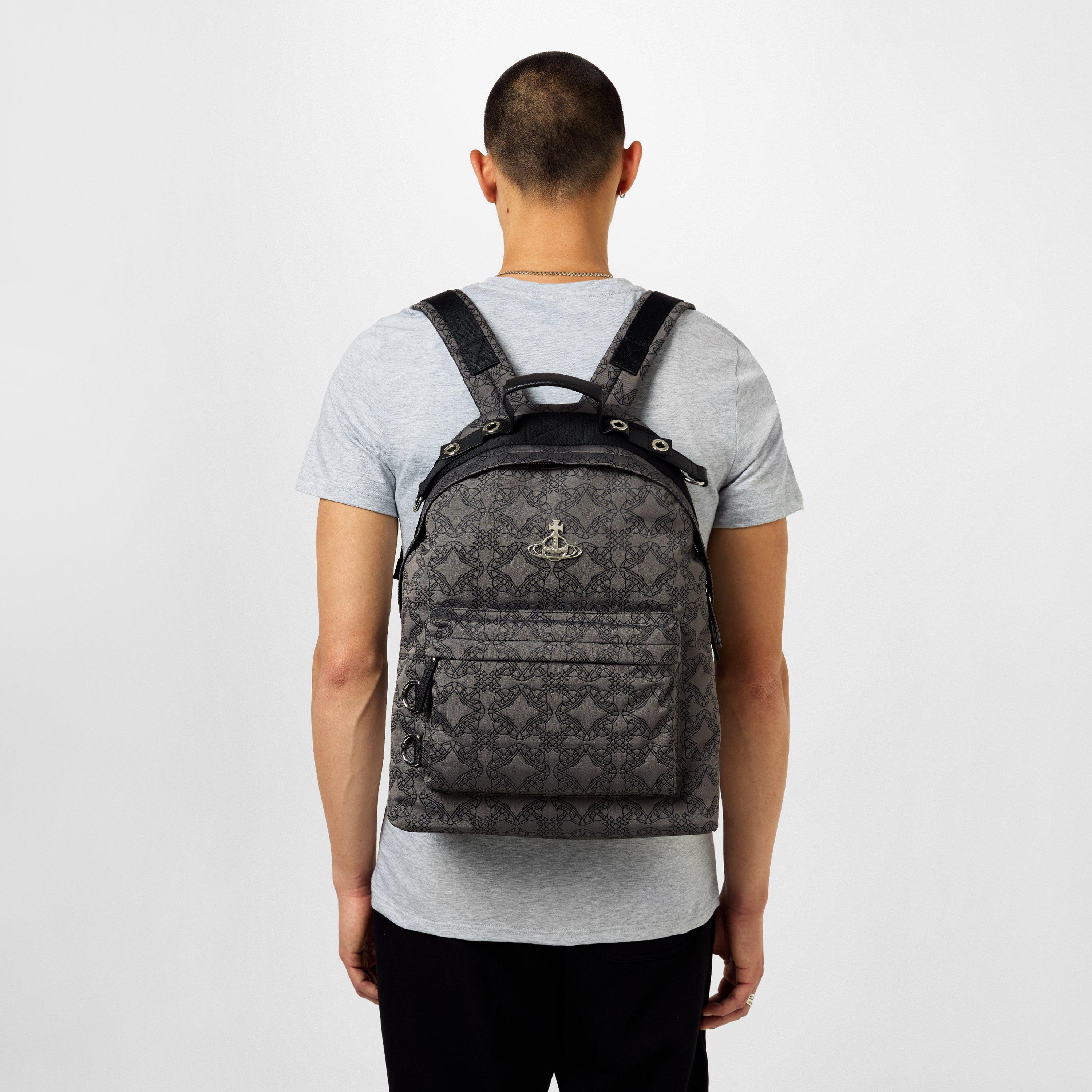 Vivienne Westwood ブラックバックパック　VWB823 Vivienne Westwood ブラックバックパック VWB823 リュック