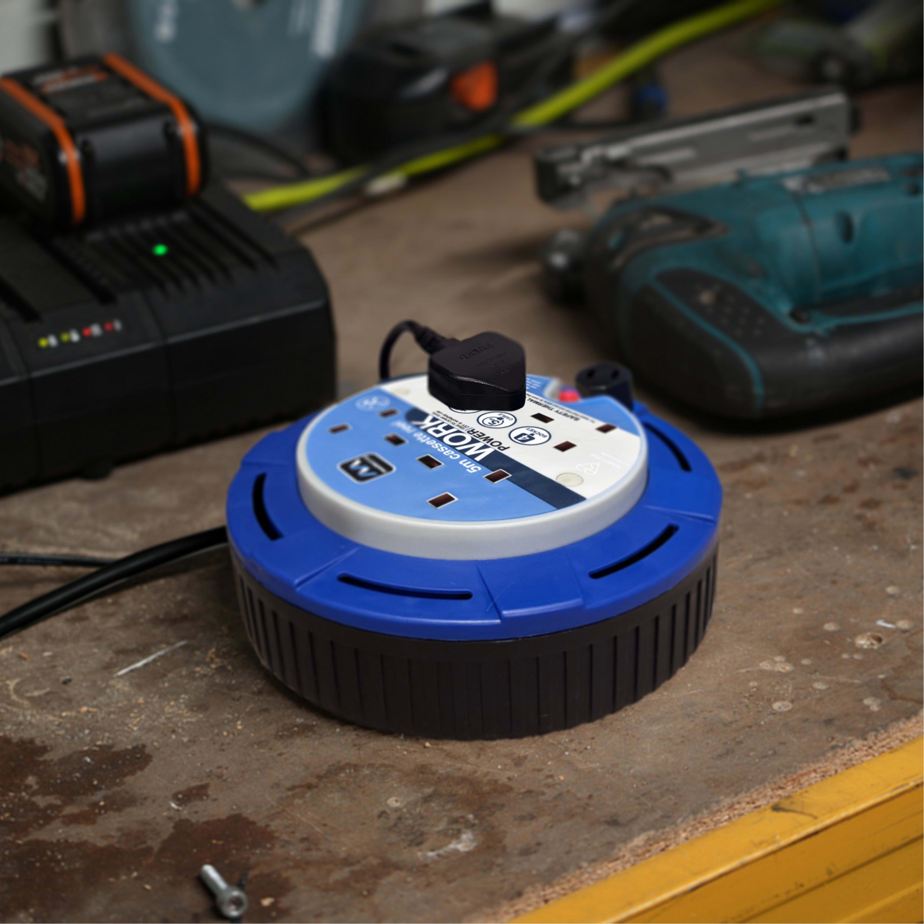 Blue - Masterplug - MASTERPLUG 4 SOCKET 5M 10 AMP CASSETTE REEL BLUE - 8