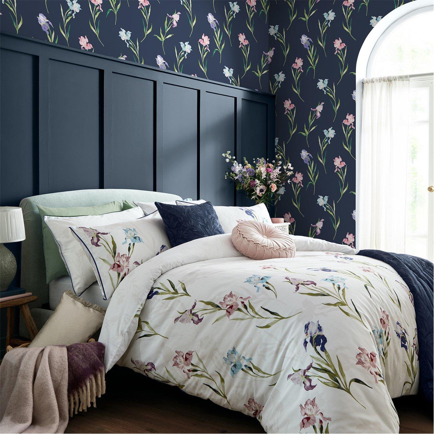 Laura Ashley  Hawling Irises Ay Floral Wallpaper Midnight Seaspr