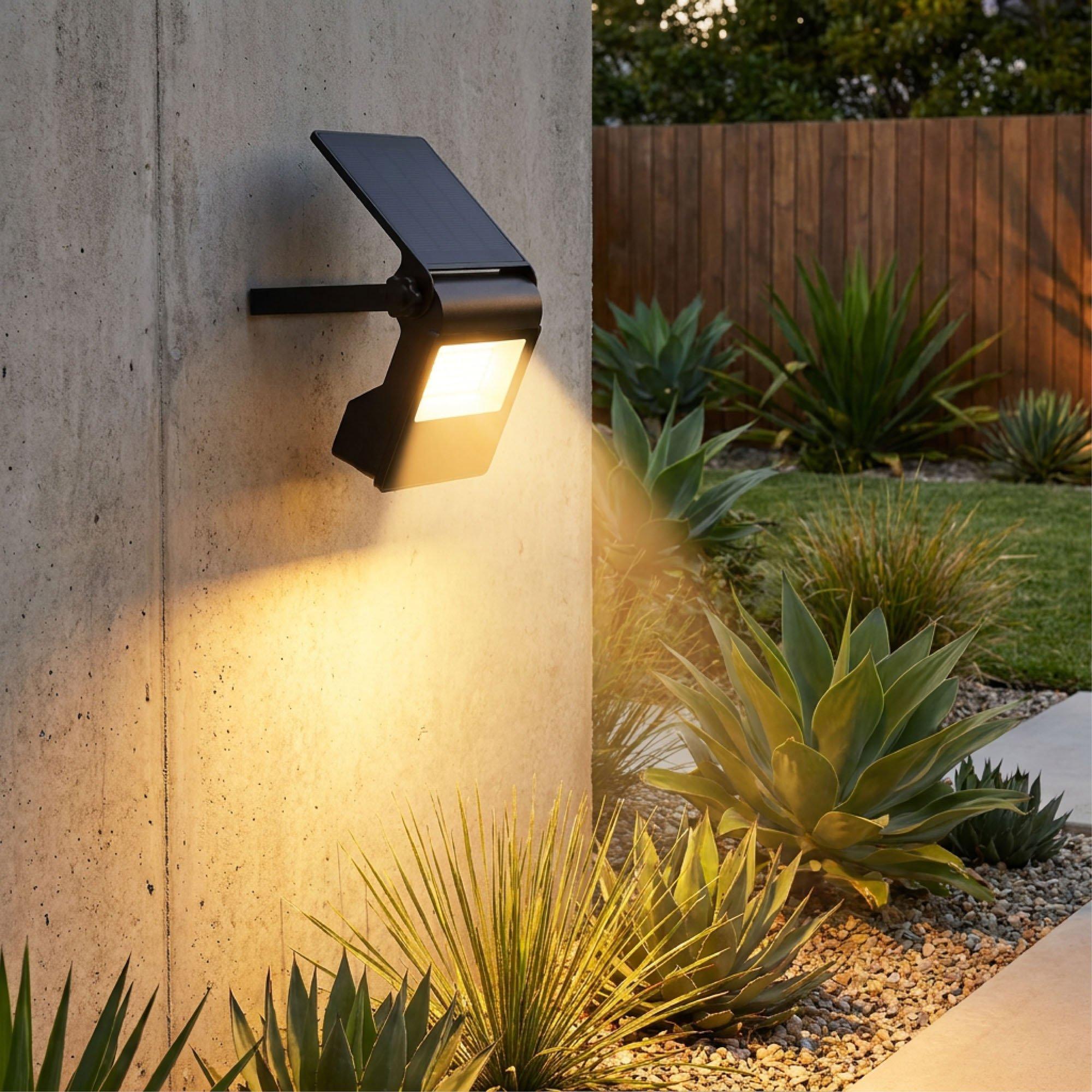 Streetwize  Guardian 800 Solar Security Light-Motion Sensor - Black