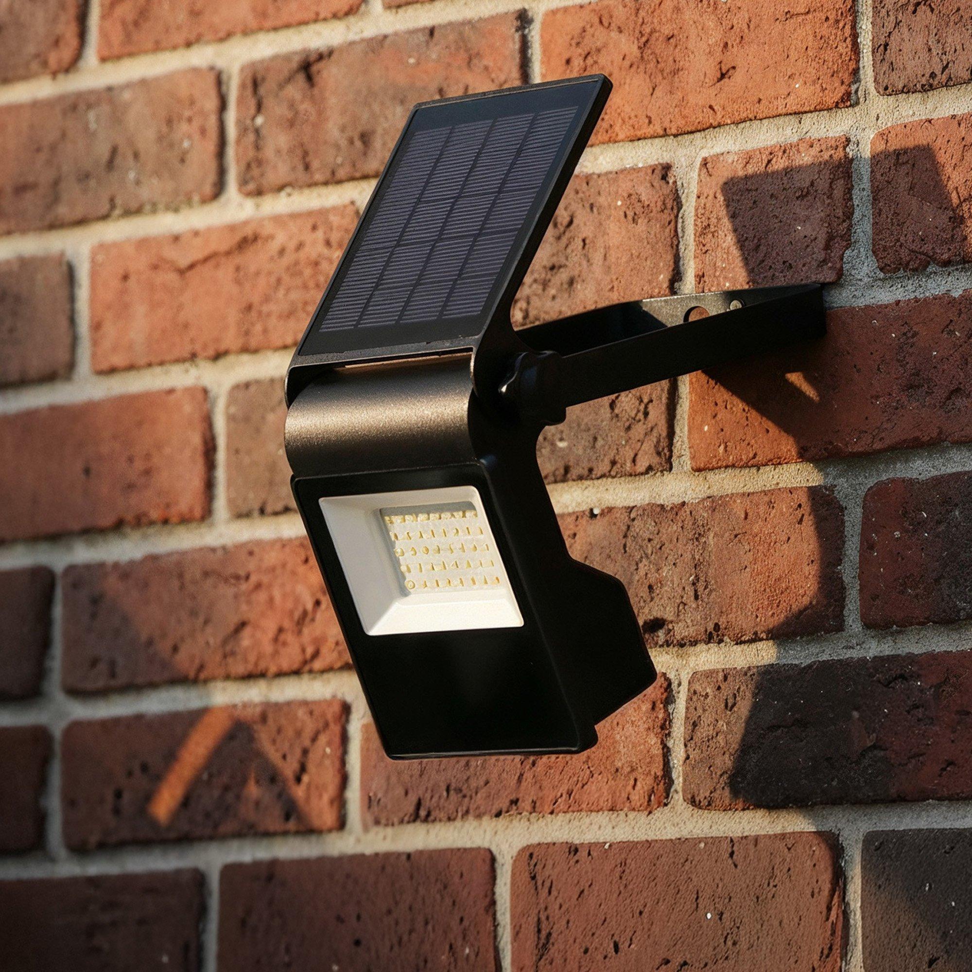 Black - Streetwize - Guardian 800 Solar Security Light-Motion Sensor - 9