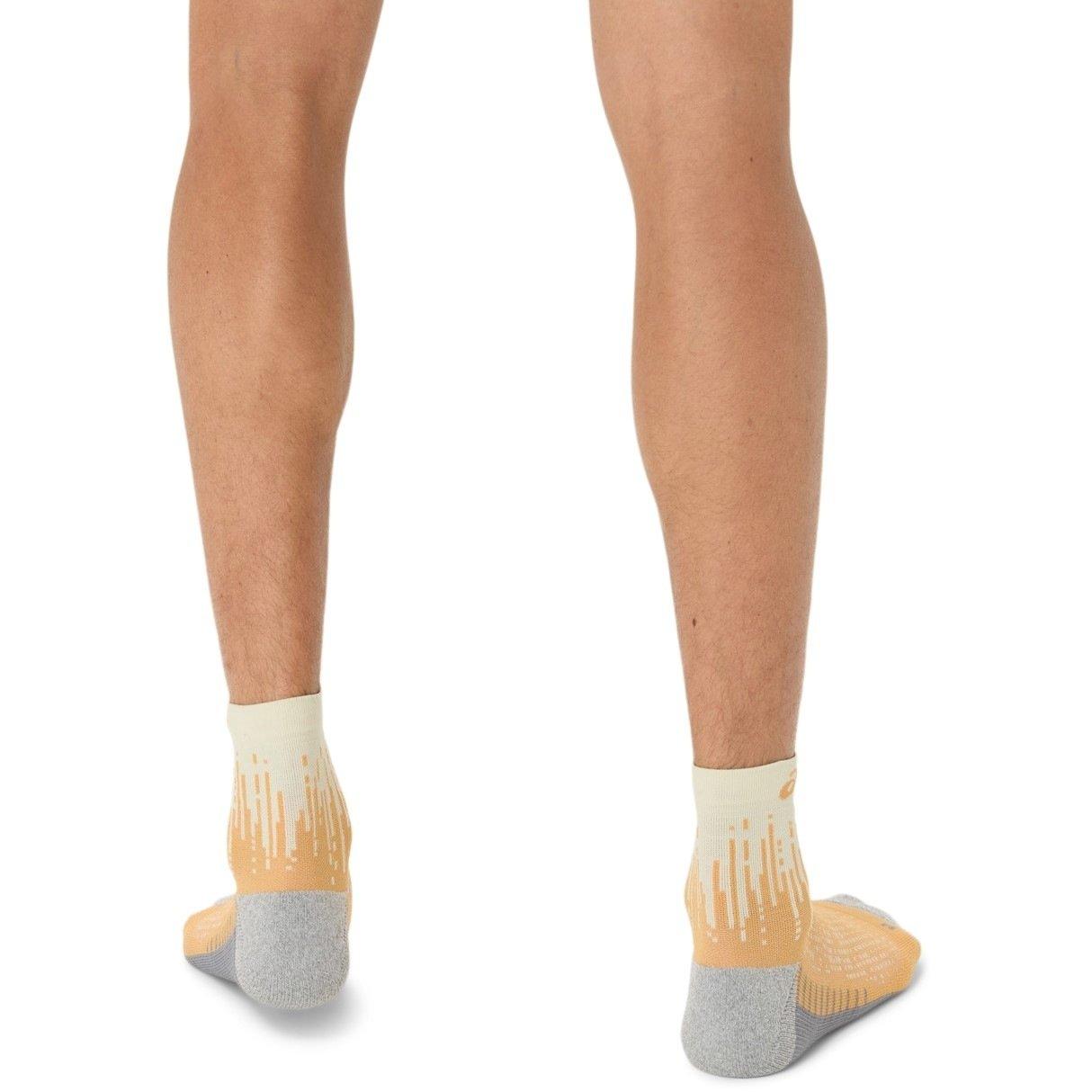 Oys Wht/Sands - Asics - Performance Running Quarter Socks - 6