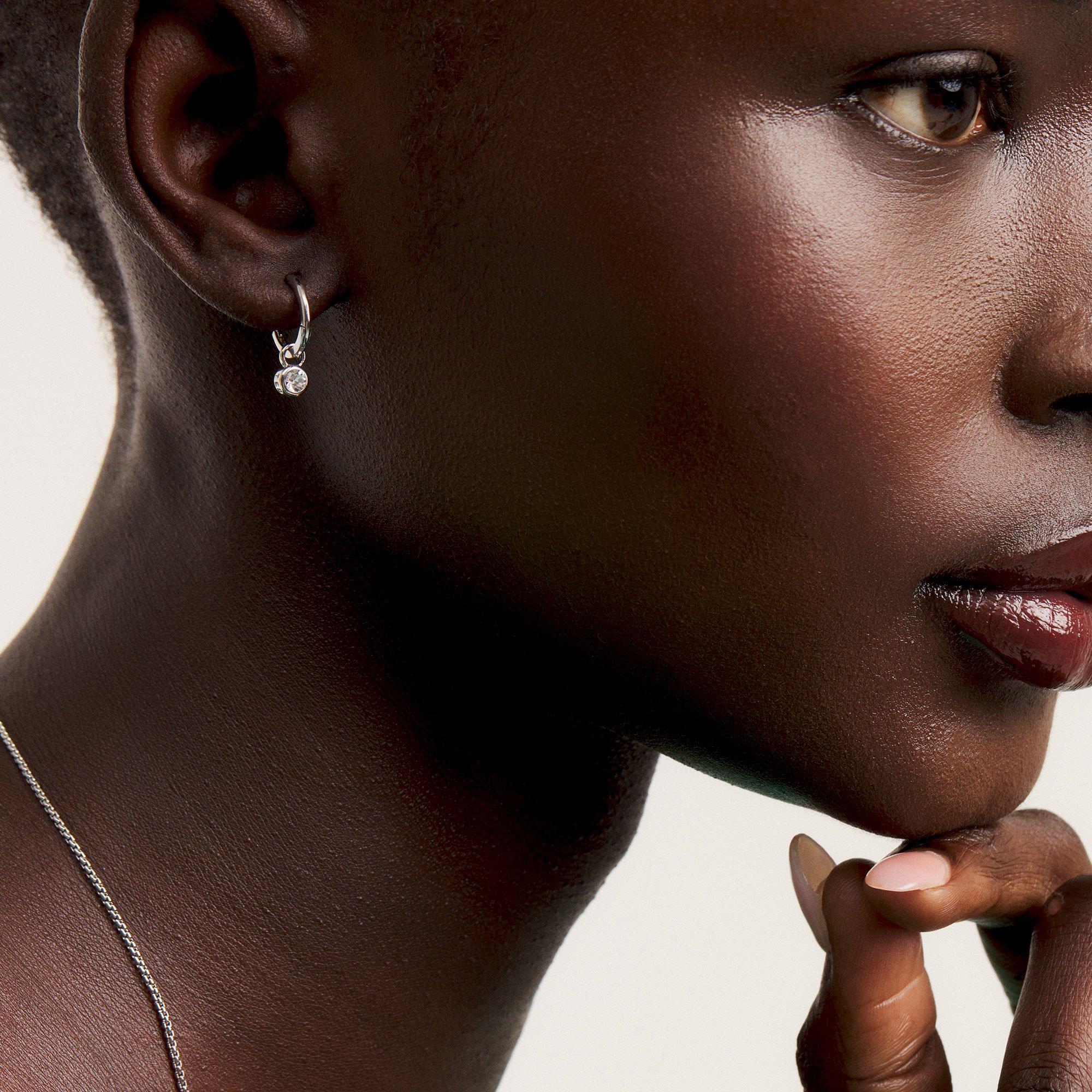 Zilver/Kristal - Ted Baker - Sinalaa Crystal Huggie Earrings - 3