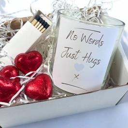 Aye Do No Words Just Hugs Candle Gift Set 8082-CNDST